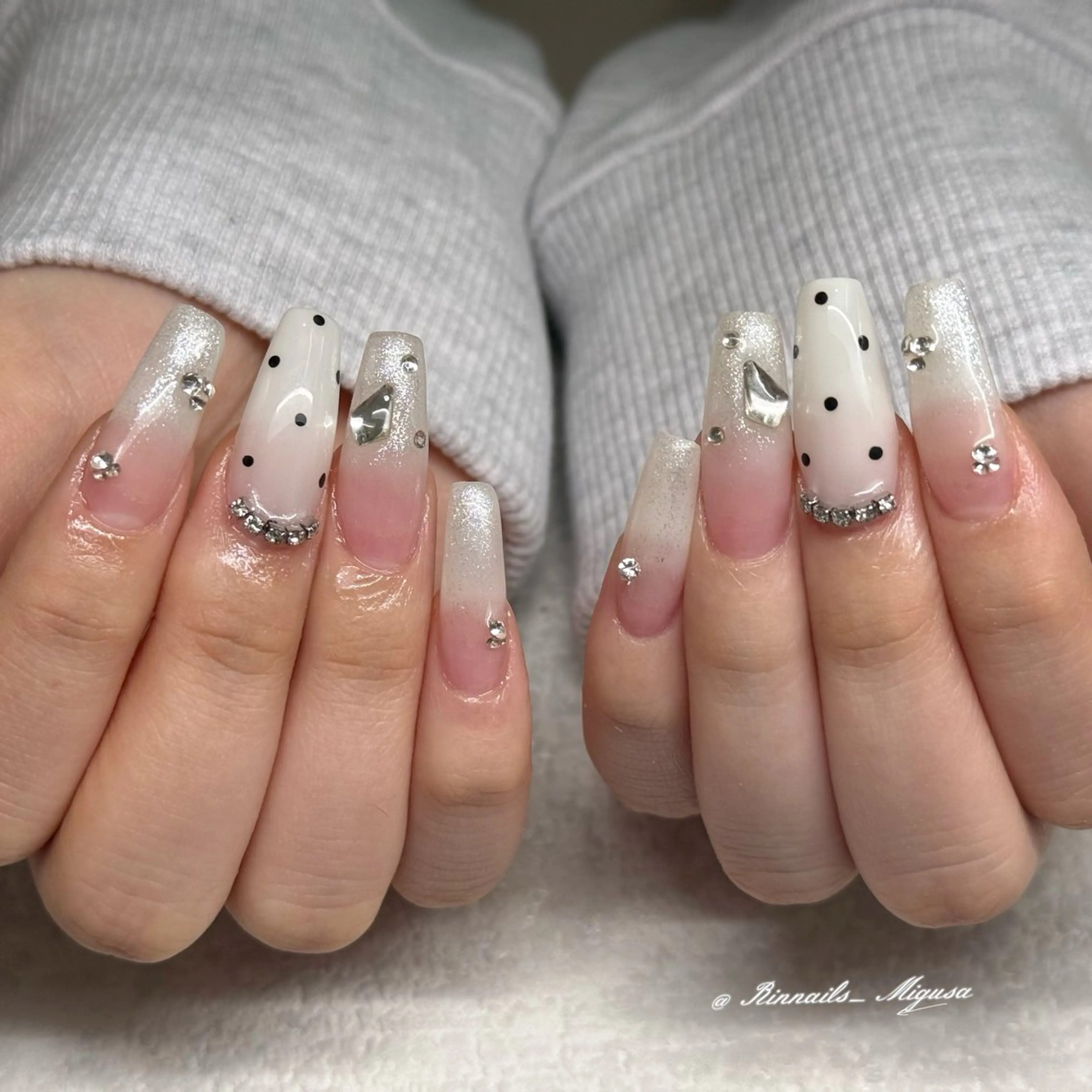 ロング ハンドネイル RIN NAILS ᥫ᭡Migusaのネイルデザイン