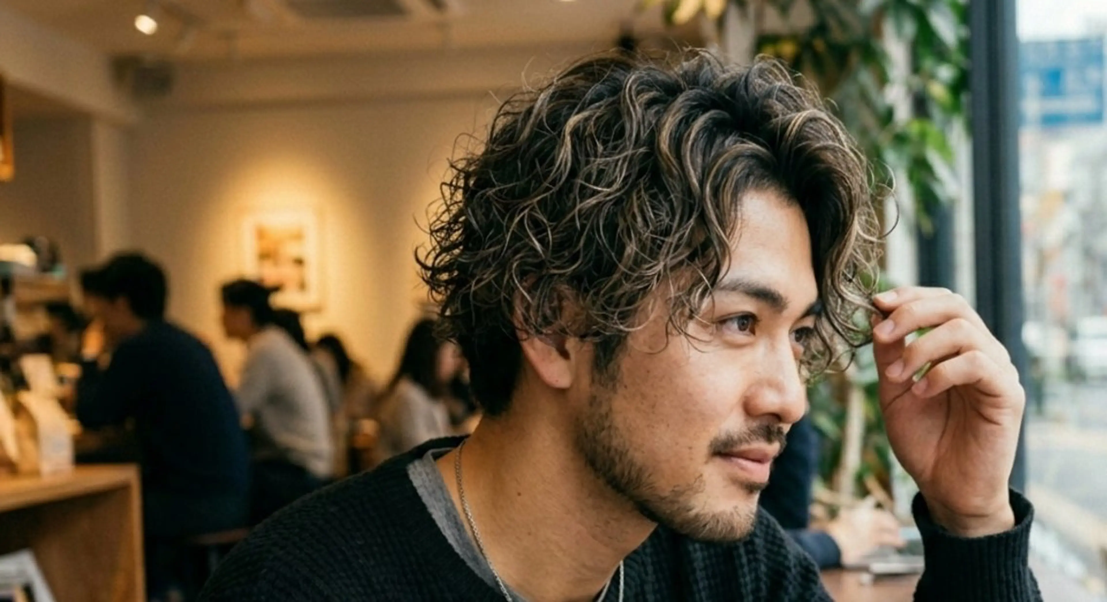 [メンズ限定]カット&ツイストスパイラルパーマ&メッシュキャップハイライトの写真