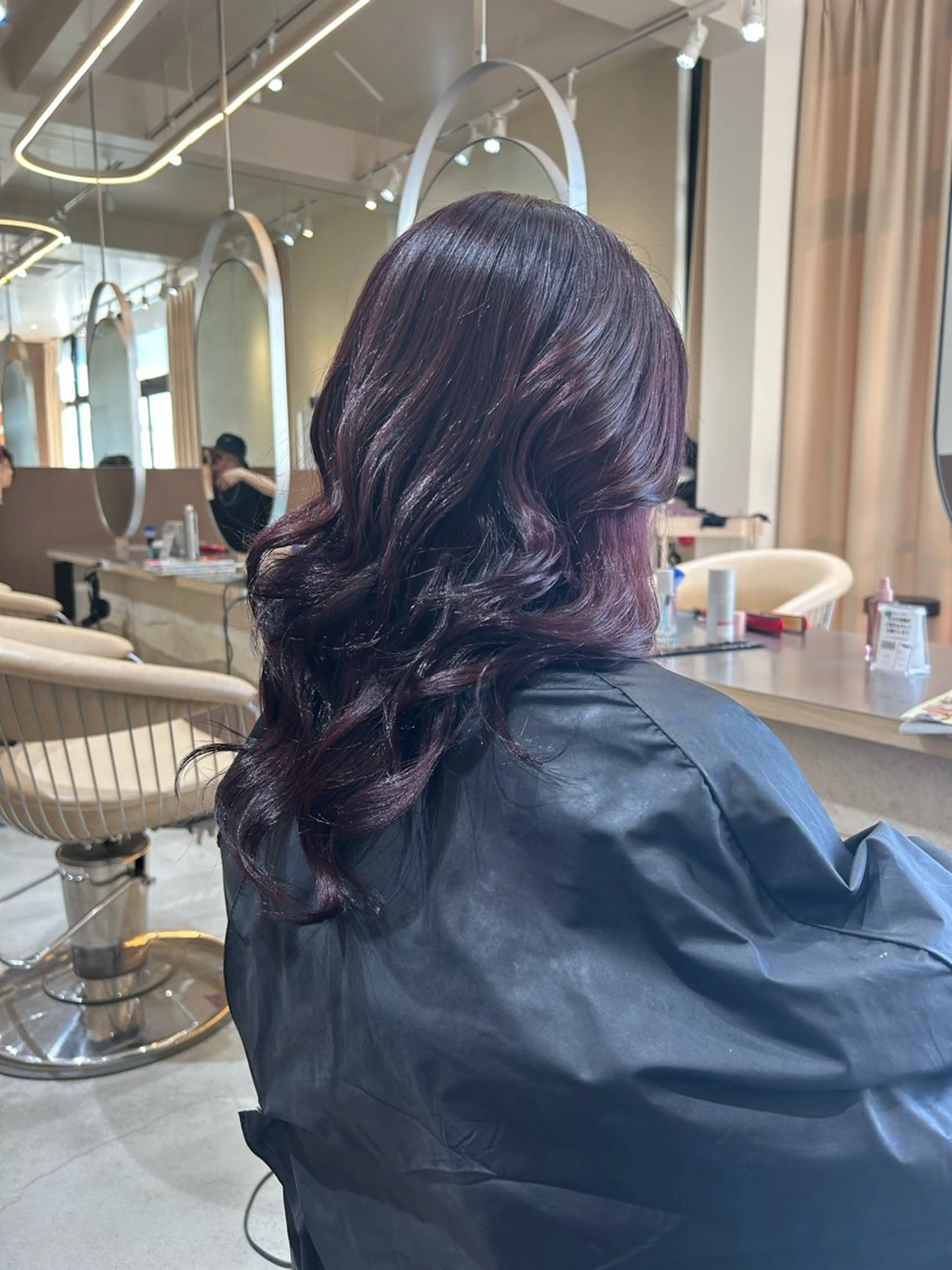 ミディアム カラー ボルドーカラー レイヤーカット 平田 悠馬のヘアスタイル