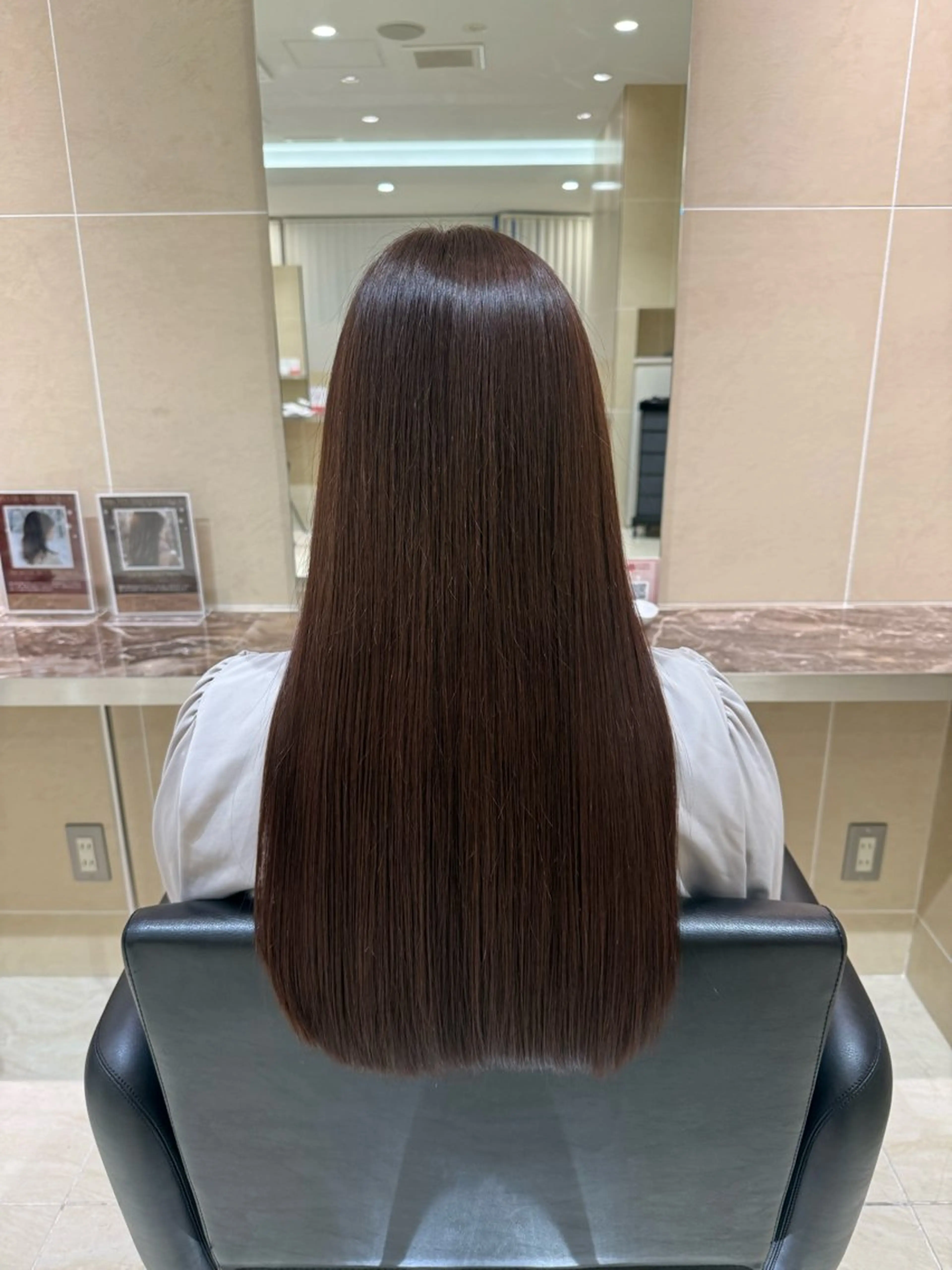 ロング 三橋 由佳のヘアスタイル