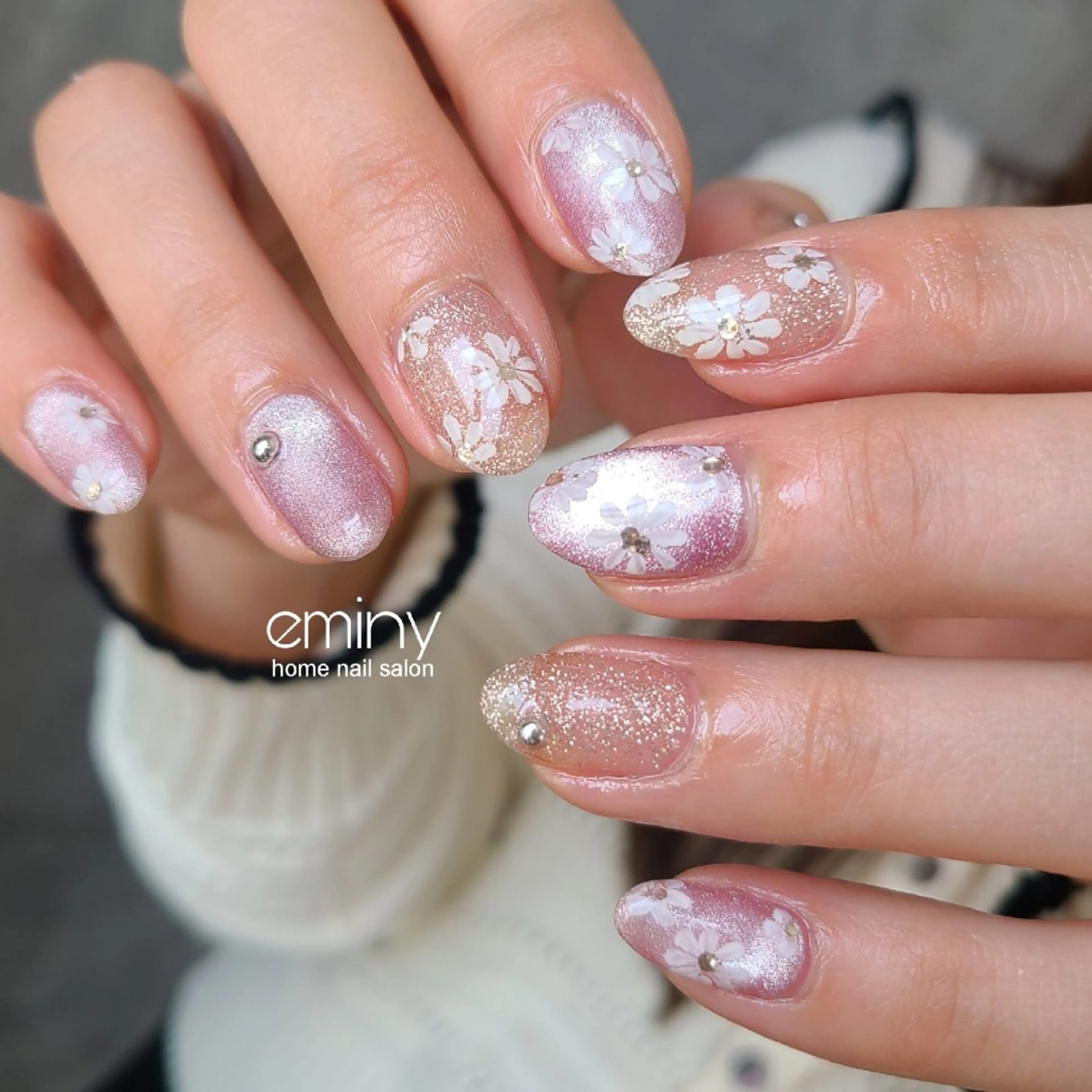 ネイル フラッシュネイル フラワーネイル ジェルネイル キラキラネイル 韓国ネイル ハンドネイル nail salon  eminyのネイルデザイン