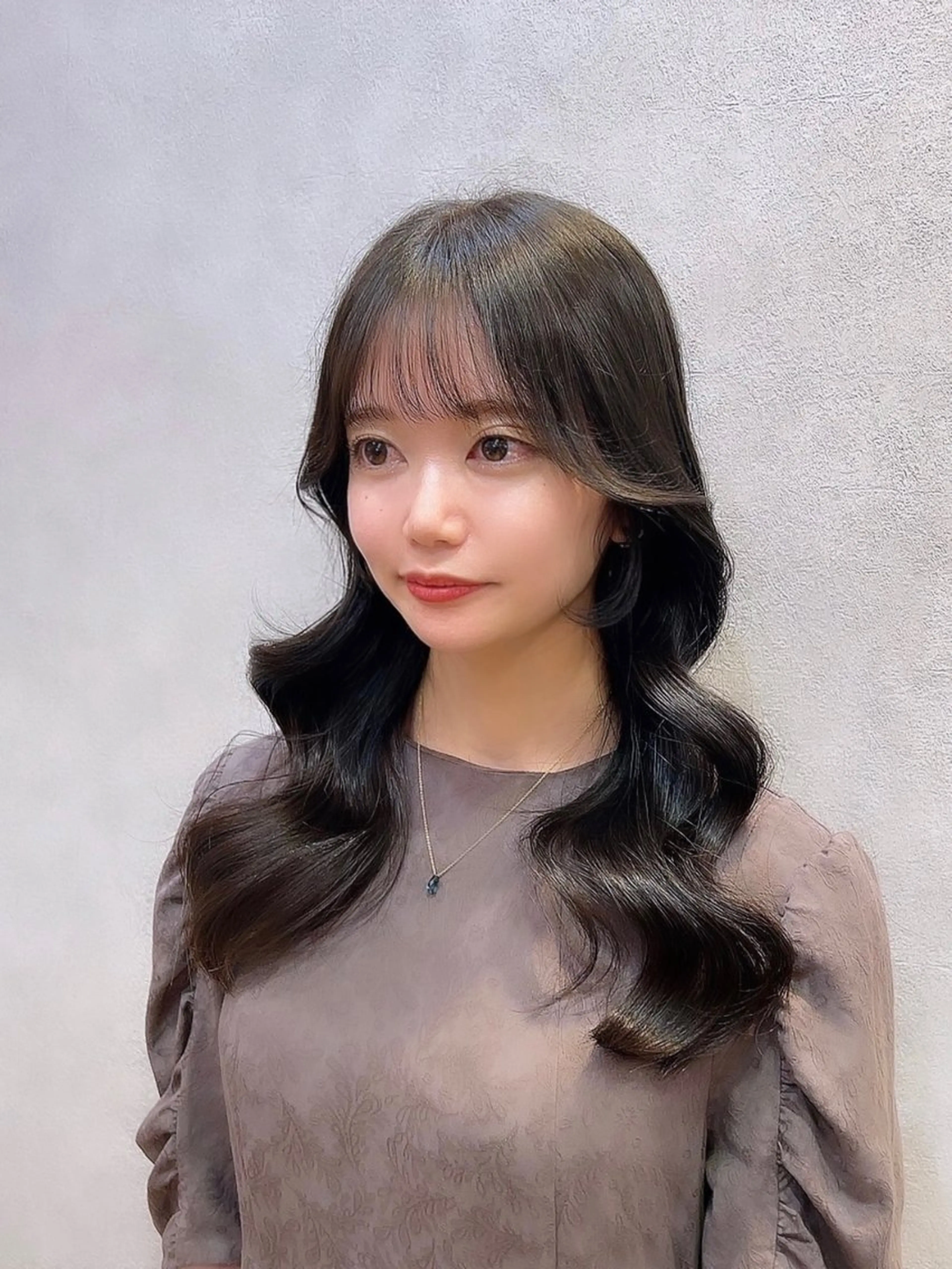 ロング カラー ヘアアレンジ グレージュ オリーブグレージュ オリーブグレー 顔周りカット 韓国風ヘア カット ヘアカラー 縮毛矯正 トリートメント 🩷韓国ヘア/ヨシン モリ🩷Maikaのヘアスタイル