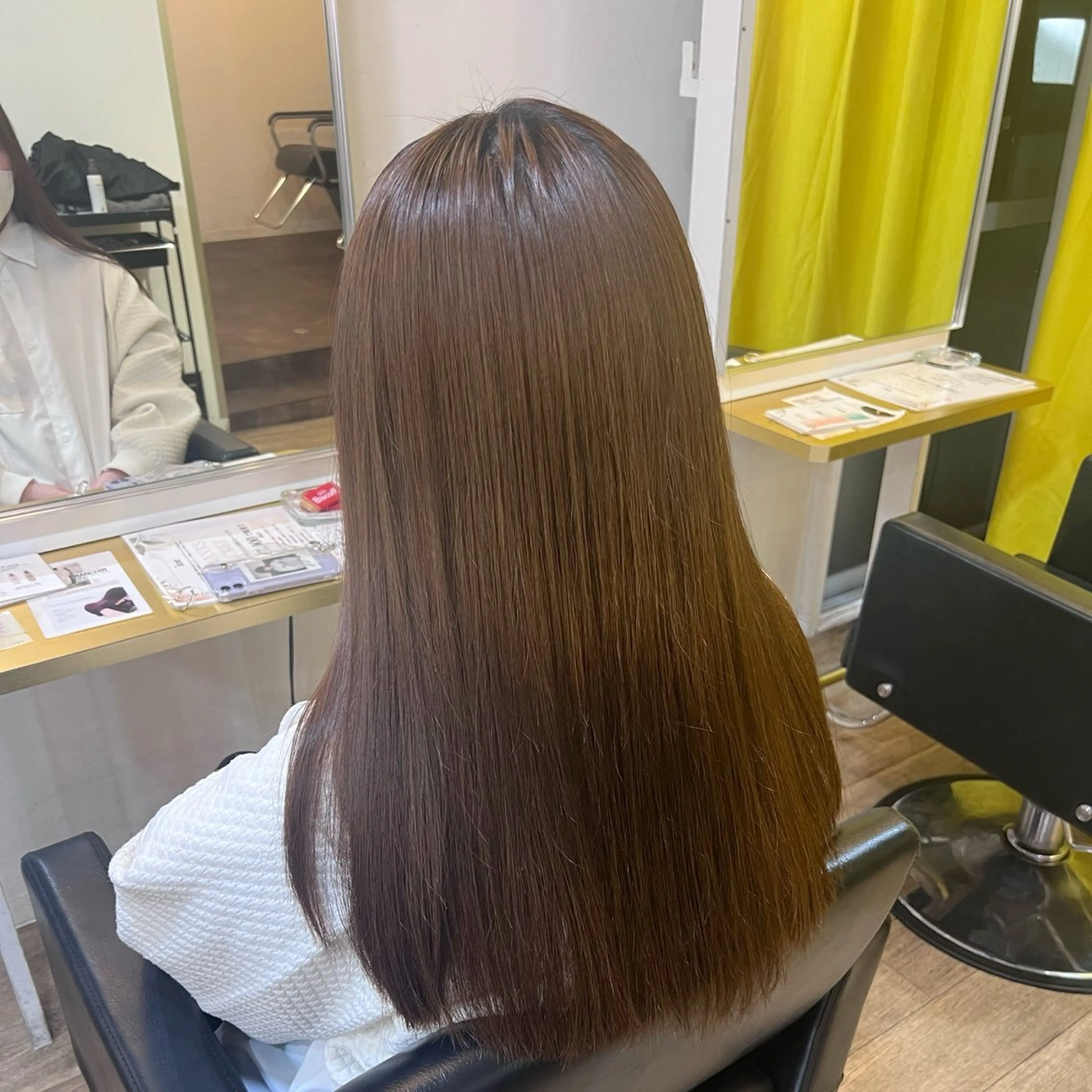 ロング カラー パーマ ベージュカラー 黒髪 ブルーカラー ブルーブラック ブラウンカラー カット ヘアカラー 縮毛矯正 トリートメント akira｜ 透明感ベージュ｜梅田のヘアスタイル