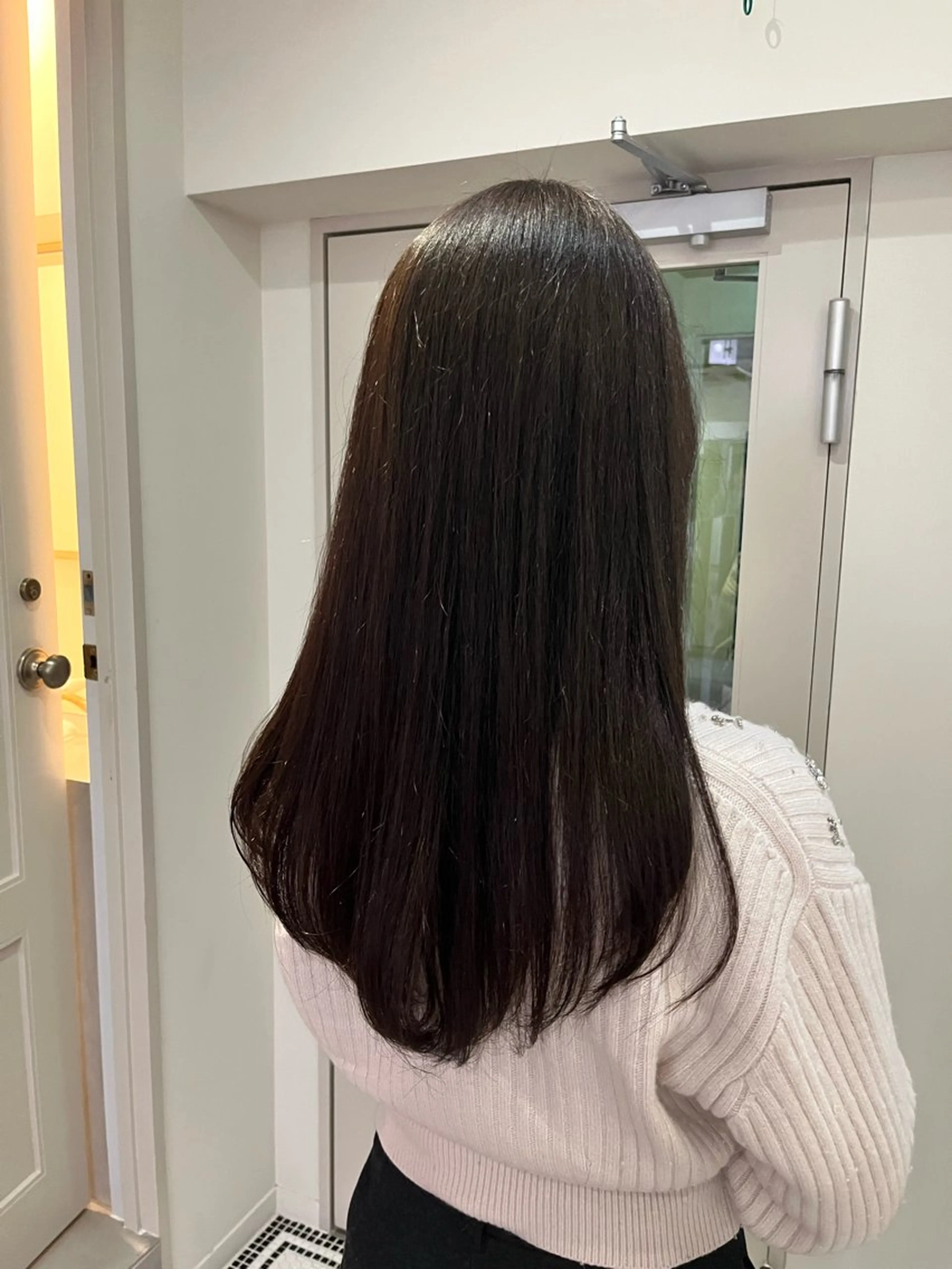 ロング カラー アッシュ グレージュ オリーブグレージュ オリーブグレー ヘアカラー くすみカラー/海外 レイヤー/ ローレンのヘアスタイル