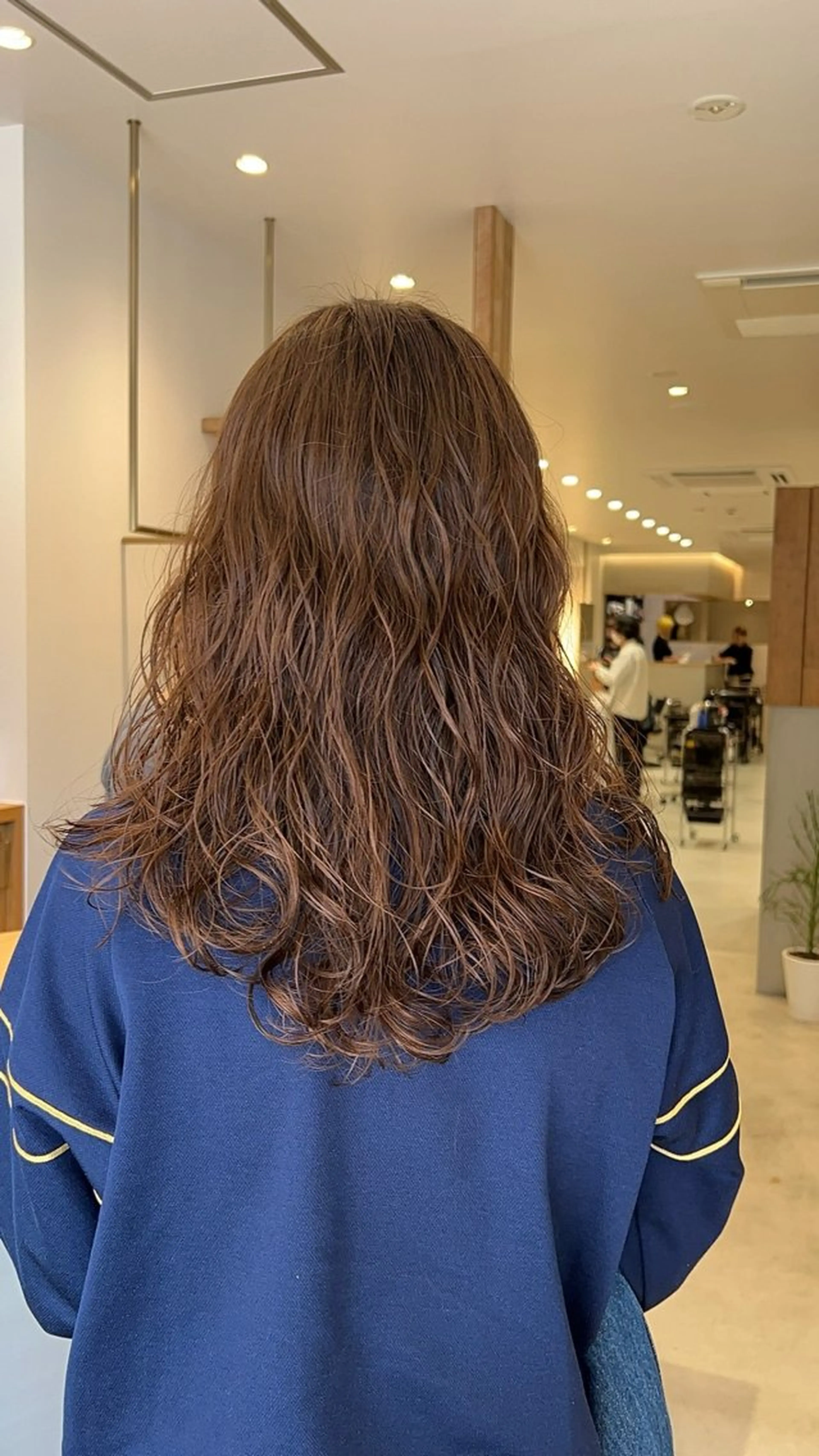 セミロング パーマ セミロングパーマ カット パーマ トリートメント 山口 陸のヘアスタイル