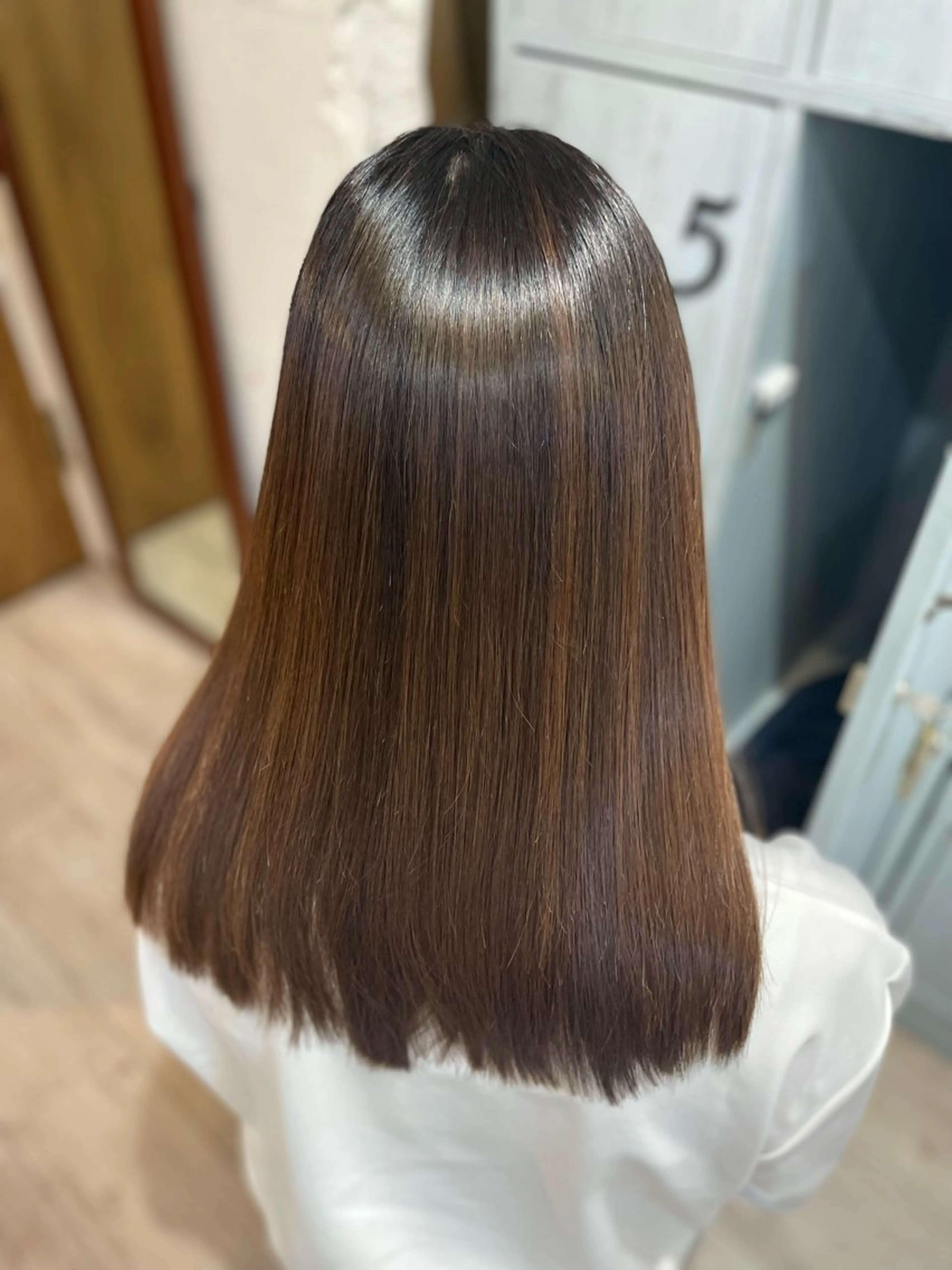 セミロング 縮毛矯正 茅野 あゆ美のヘアスタイル