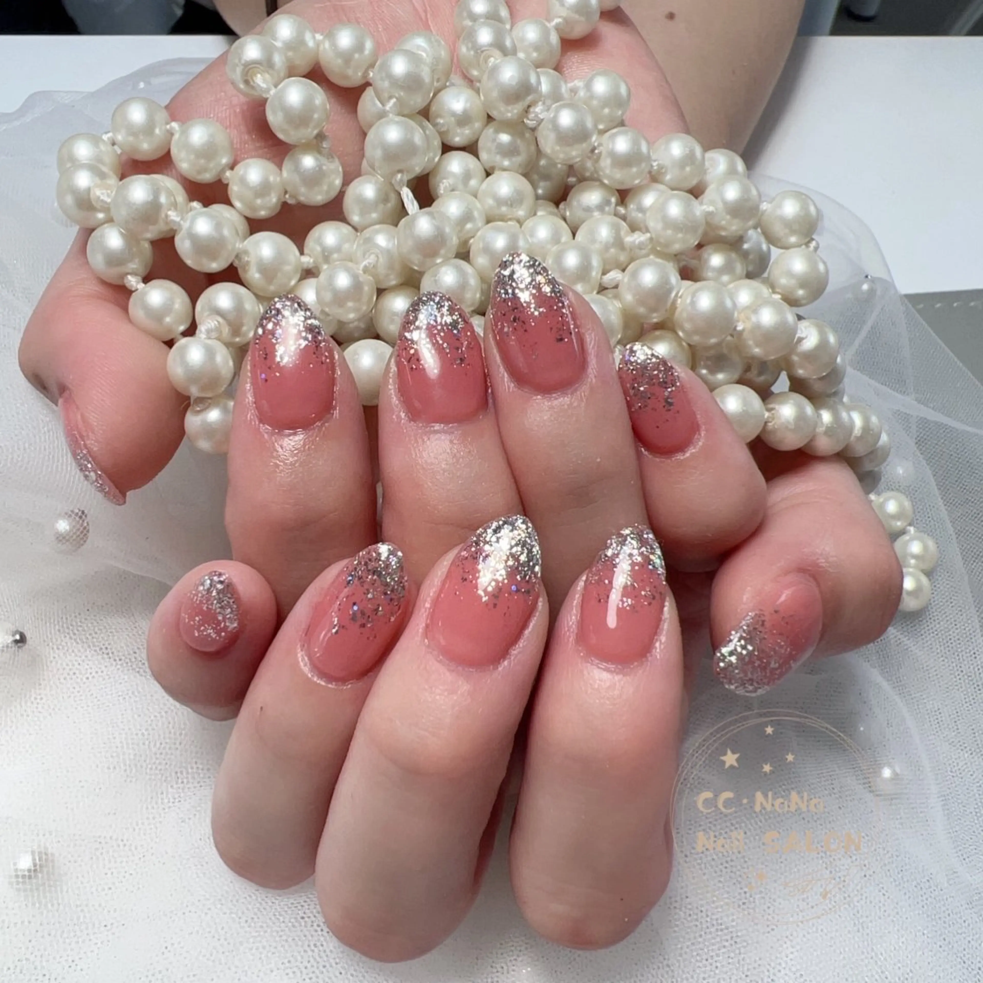 ネイル チークネイル フラッシュネイル ハート キラキラネイル 韓国ネイル ハンドネイル 韓国風ワンホンネイル パラジェル🩵roのネイルデザイン