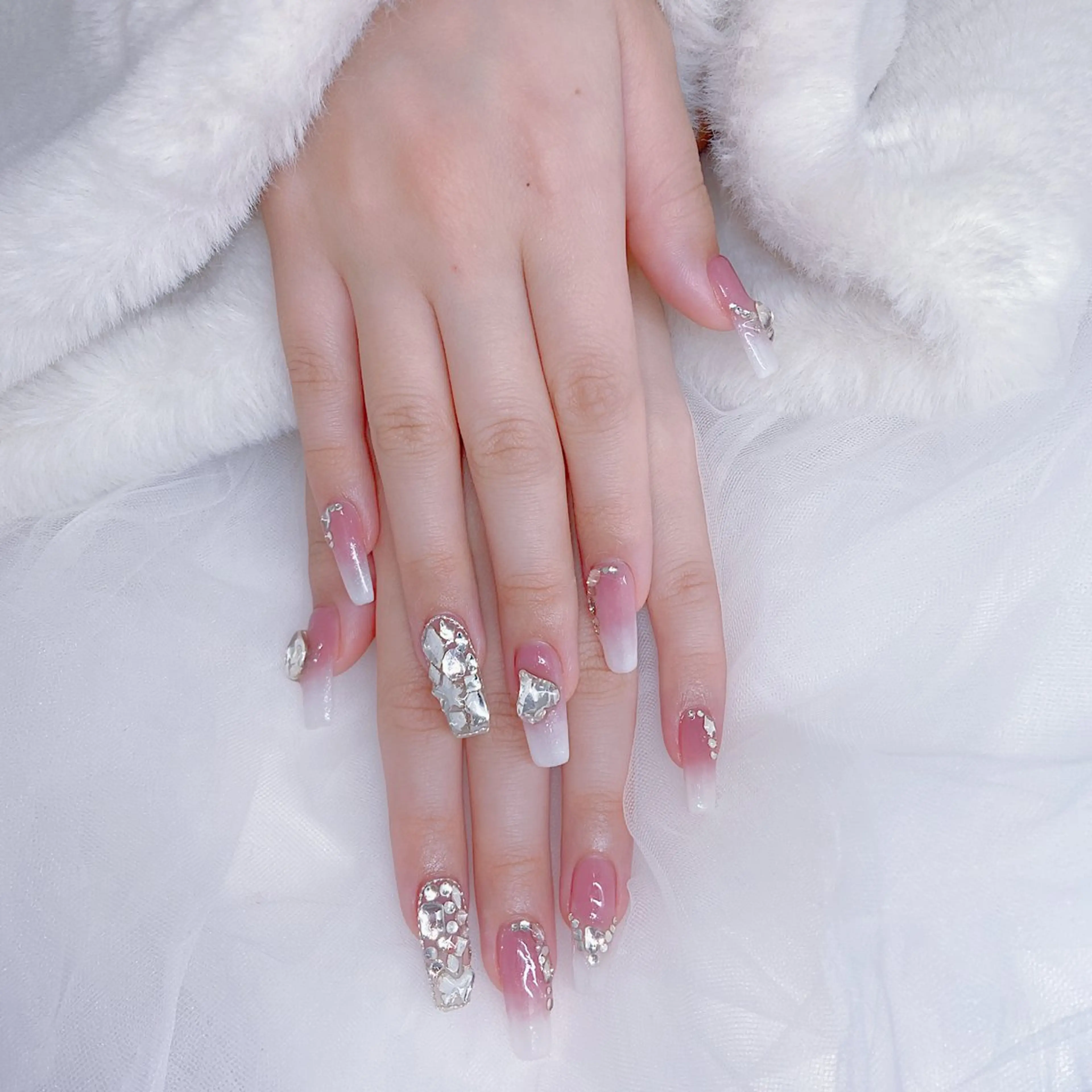 ネイル ハンドネイル ハンドケア The Nail & Eye Lashの眉毛・アイブロウイメージ
