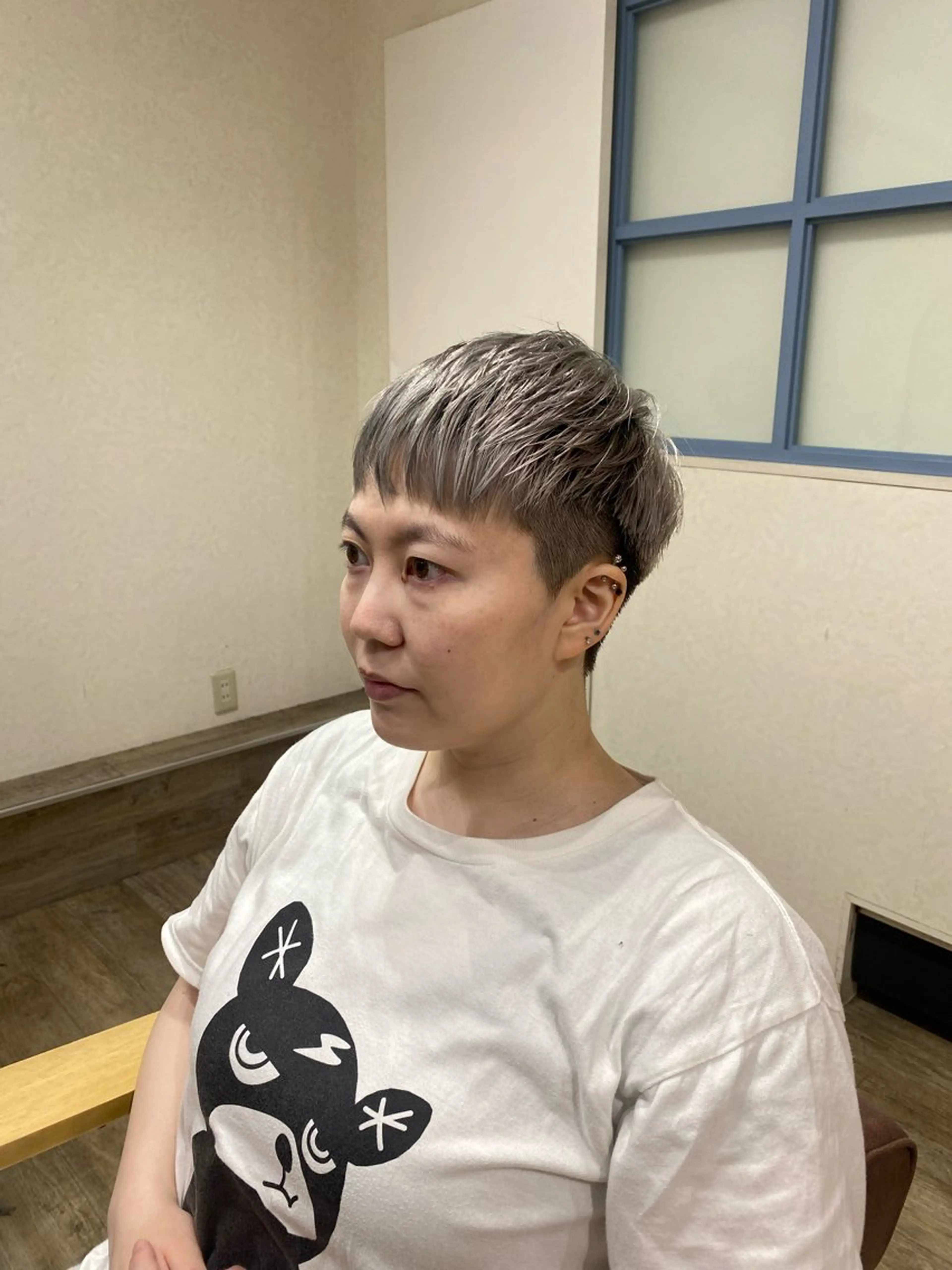 ショート カラー ブリーチ ブラウンカラー ダブルカラー イルミナカラー オリーブカラー カット ヘアカラー トリートメント N°+aero 😊れいか😊のヘアスタイル