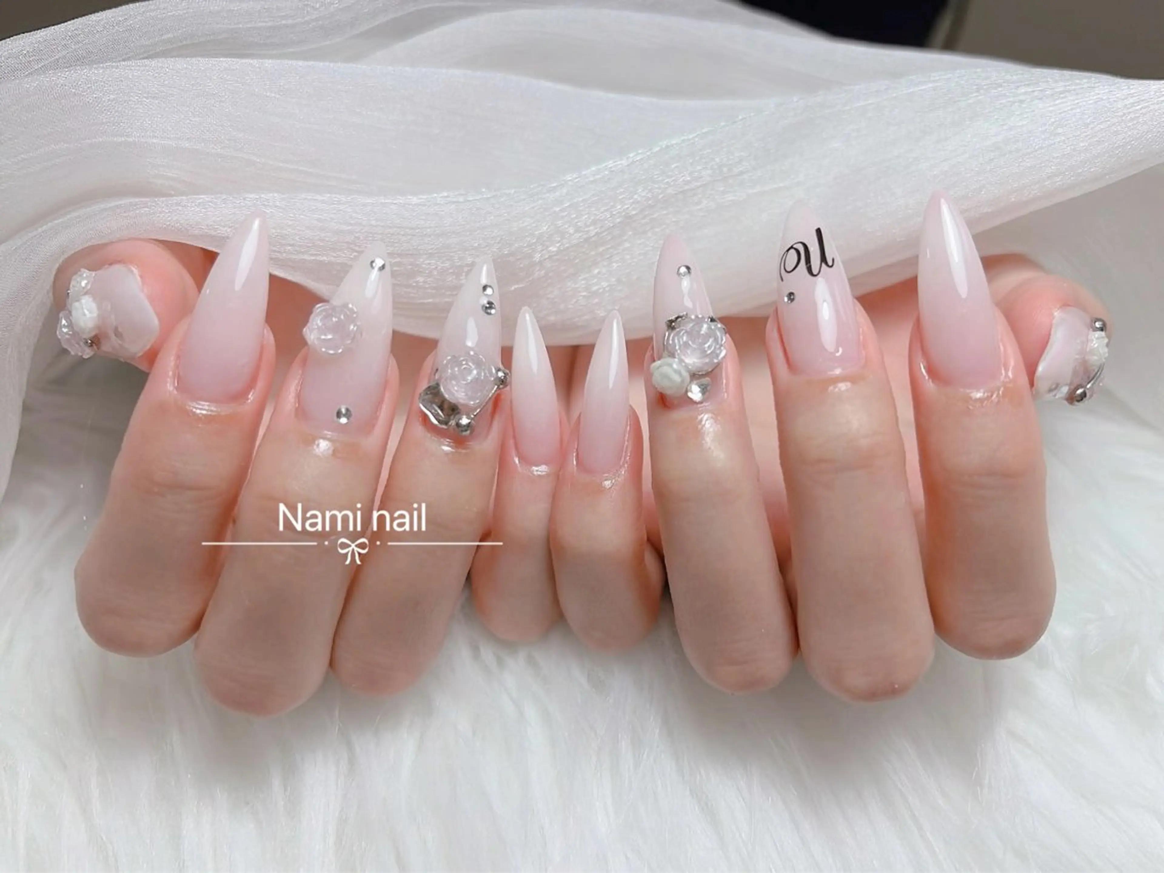 ネイル 長さ出し ガーリー 韓国ネイル ロングネイル 持ち込み ハンドネイル Nami nail salonのネイルデザイン