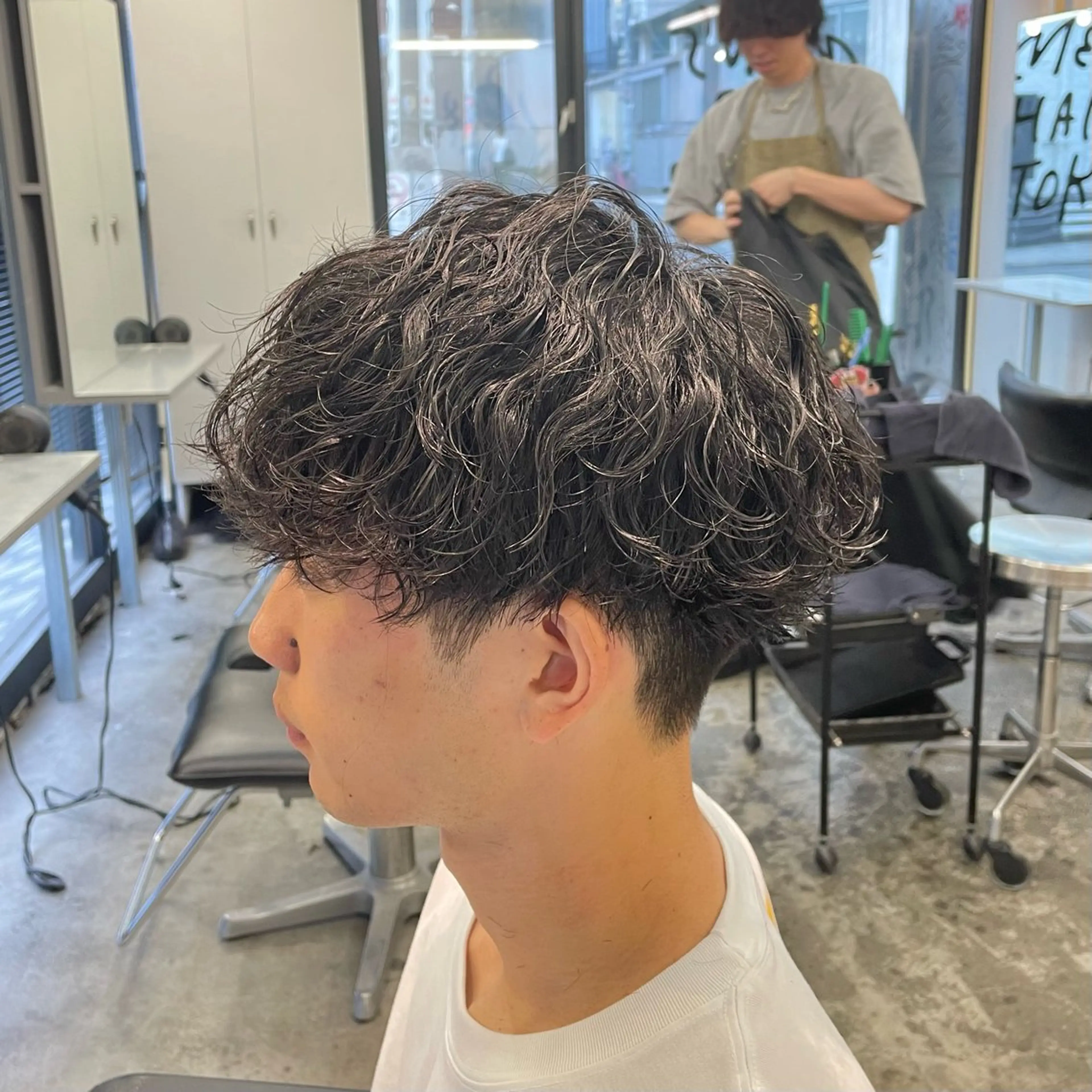 ショート パーマ メンズ 波巻きパーマ カット パーマ メンズ特化美容師/ 藤戸 椋のヘアスタイル