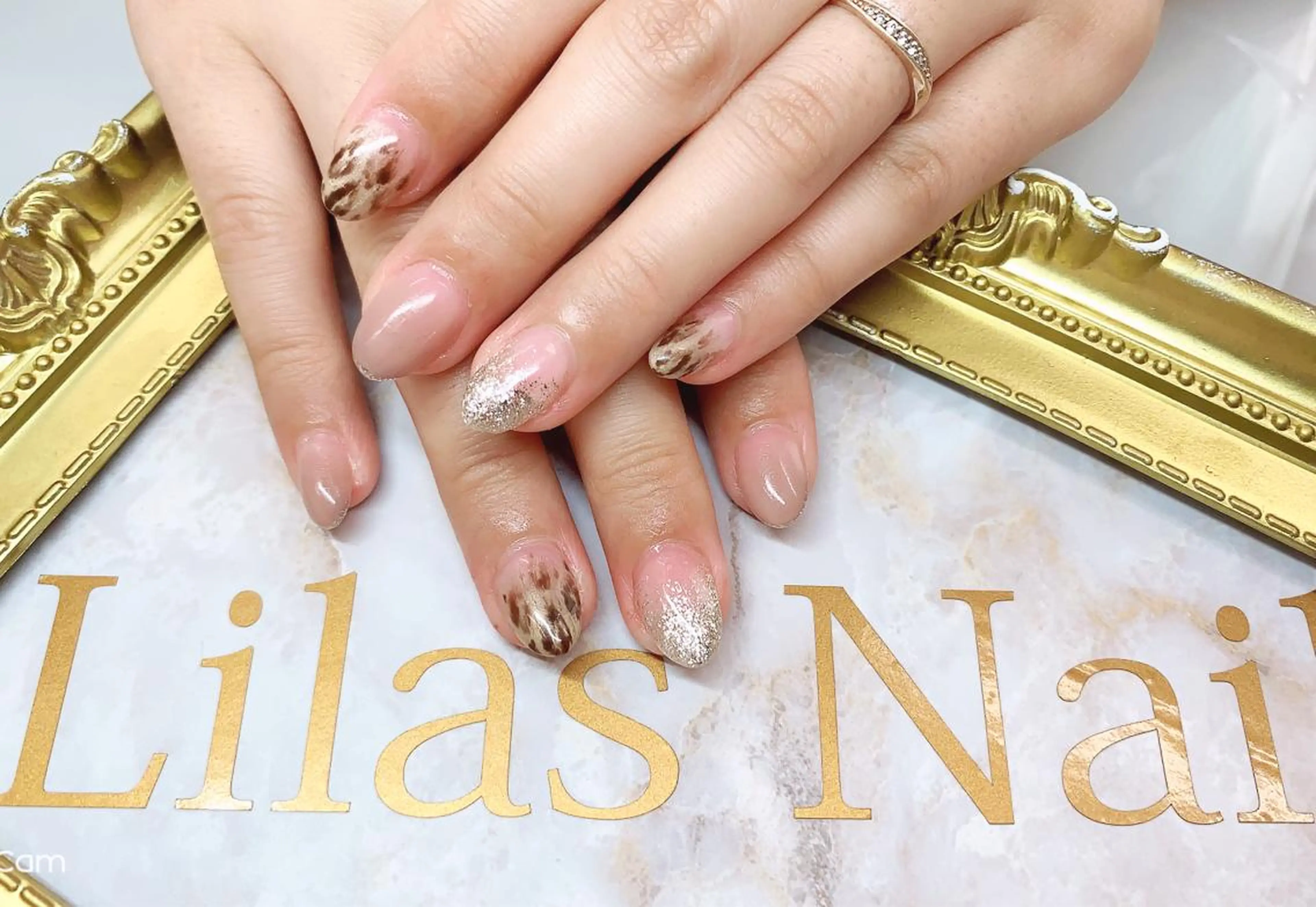 ネイル アニマル柄 ジェルネイル グラデーション ハードジェル ラメ(グリッター) Lilas Nailのネイルデザイン