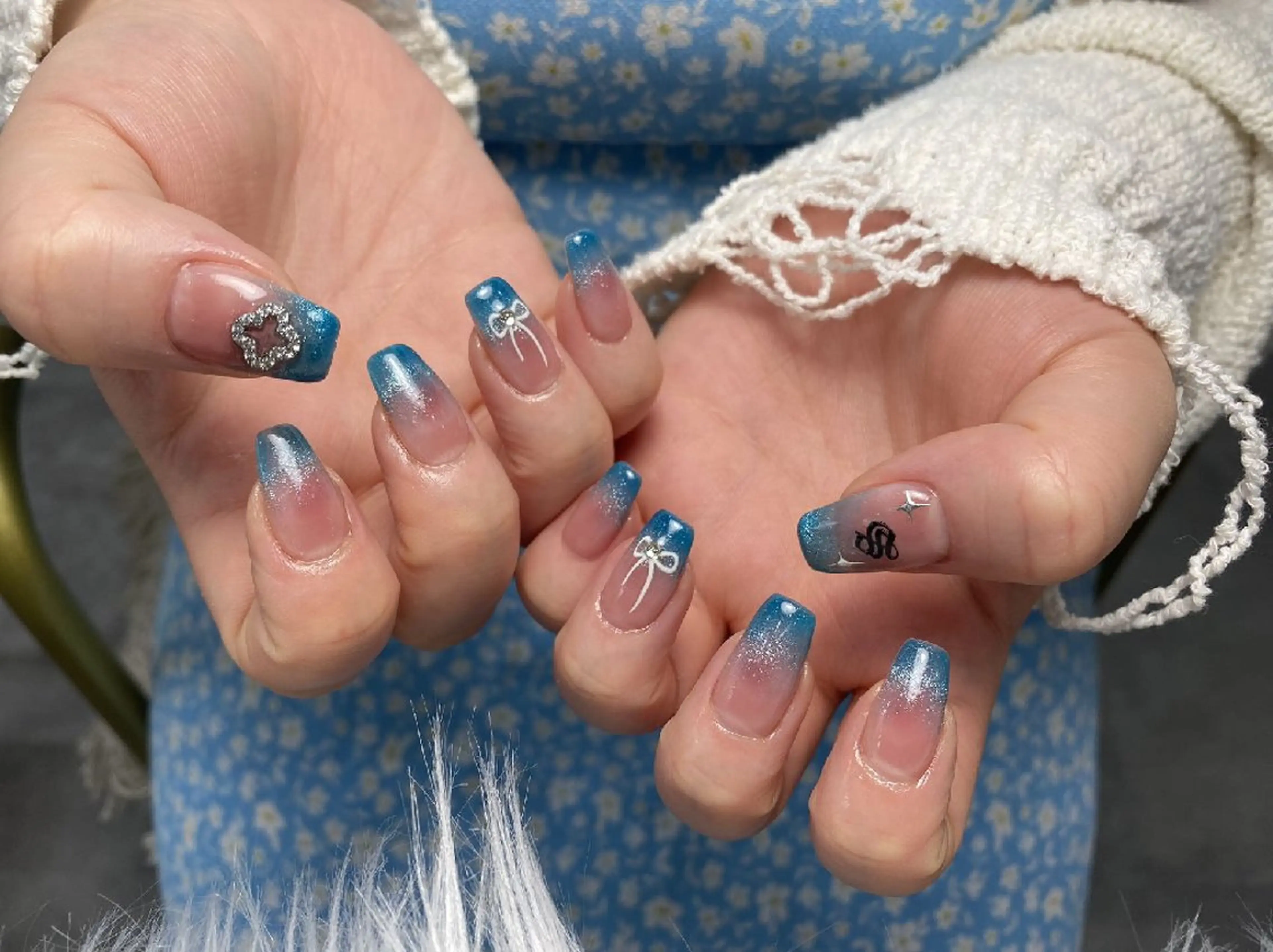 ネイル チークネイル フレンチネイル マグネットネイル マグネットフレンチ ハンドネイル UM Nail Salonのネイルデザイン