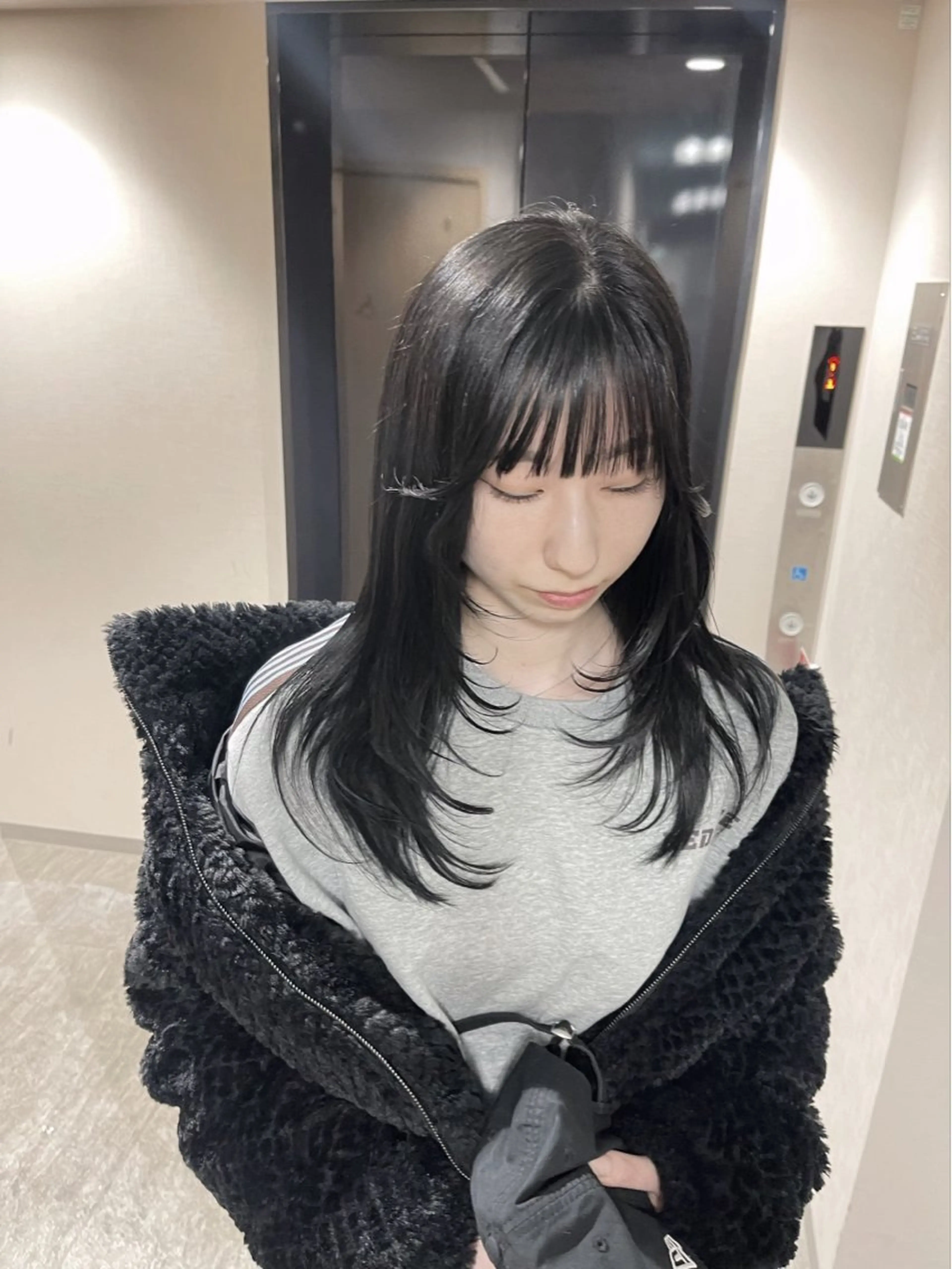 ロング カラー 黒髪 韓国風ヘア レイヤーカット カット ヘアカラー 松井那津子 /ハイライトブリーチのヘアスタイル