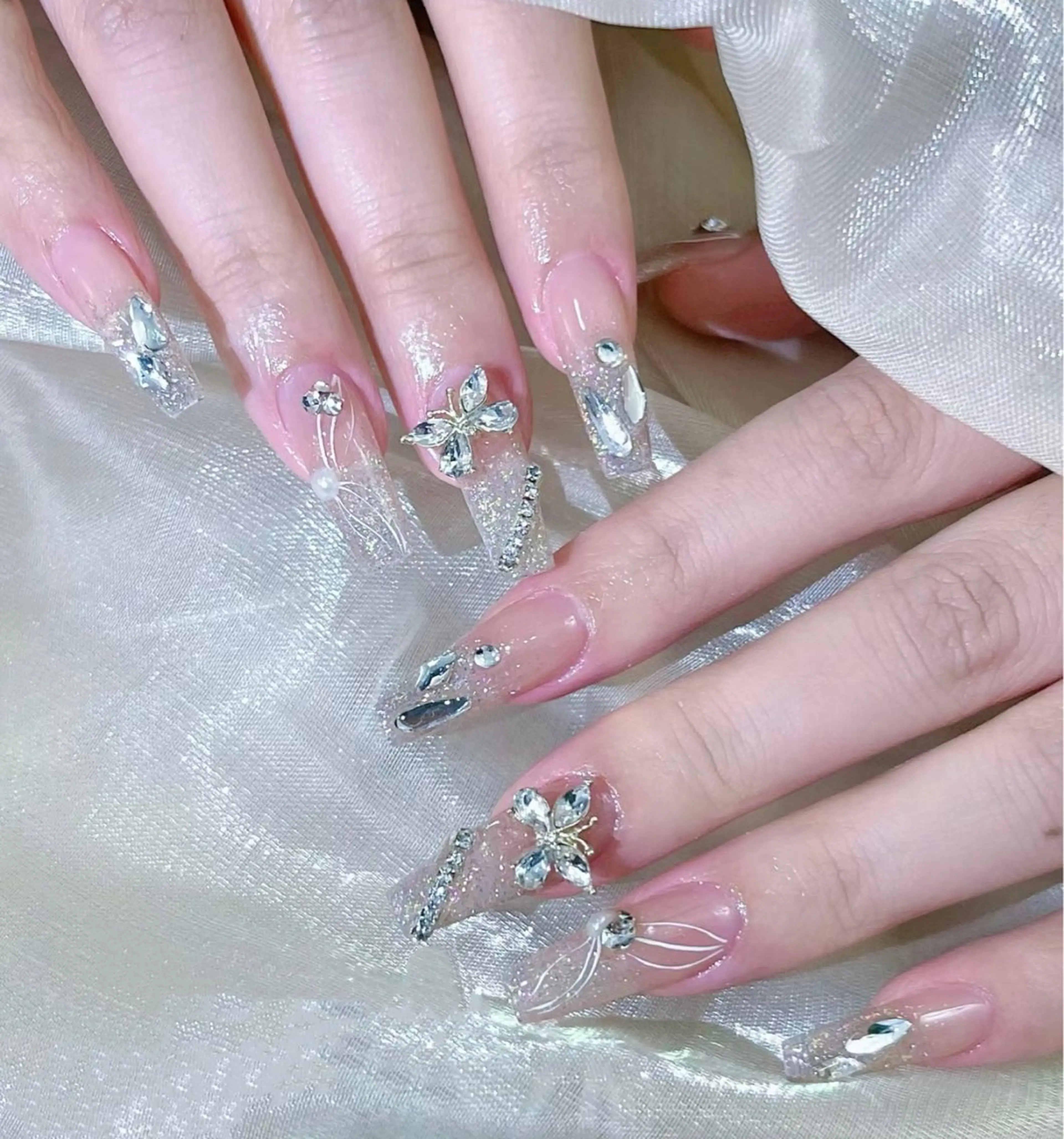 インスタで人気の持ち込みデザイン【10本アートやり放題】￥10800の写真