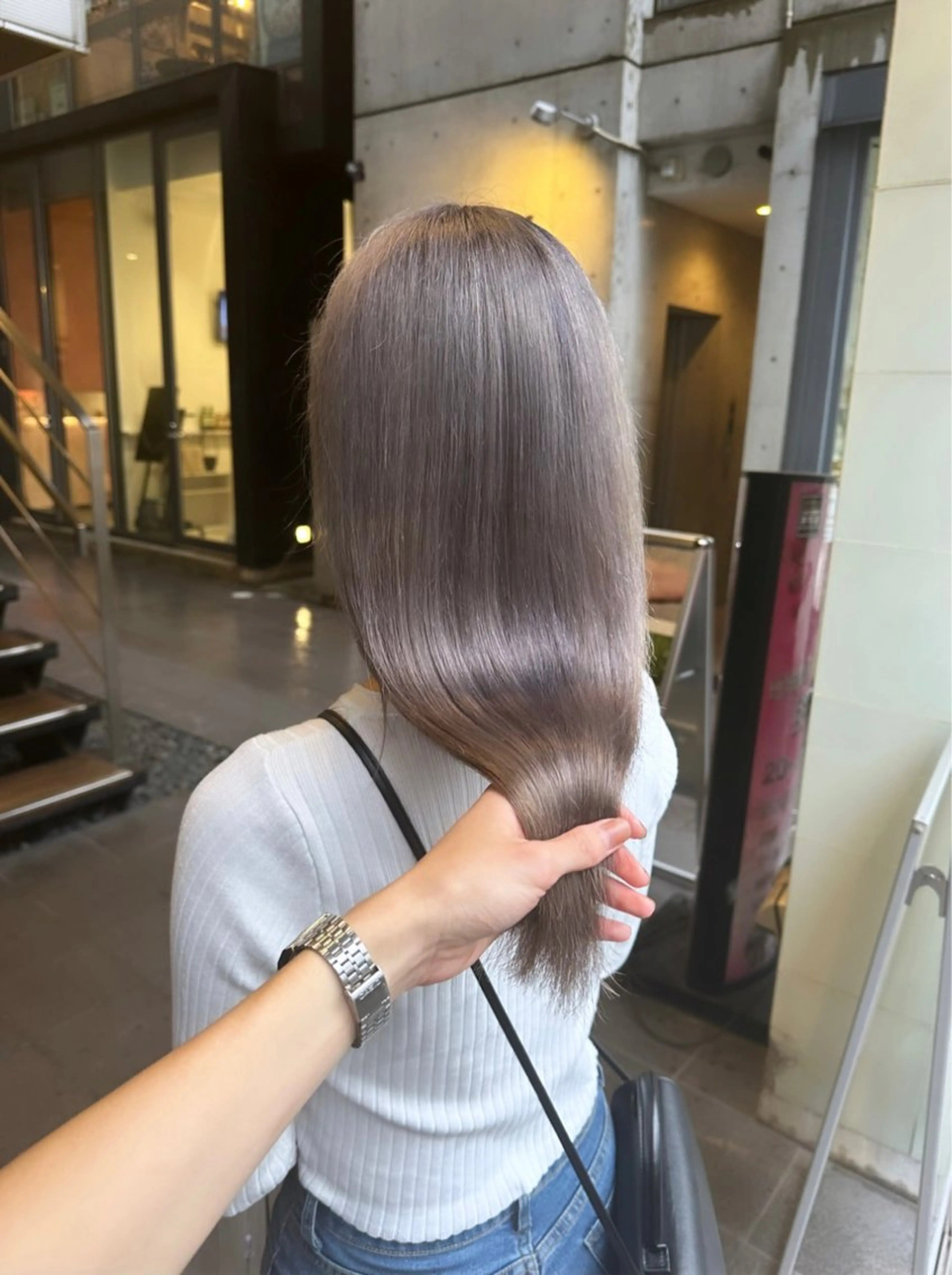 セミロング カラー ヘアアレンジ yuuto🌈 透明感カラーのヘアスタイル