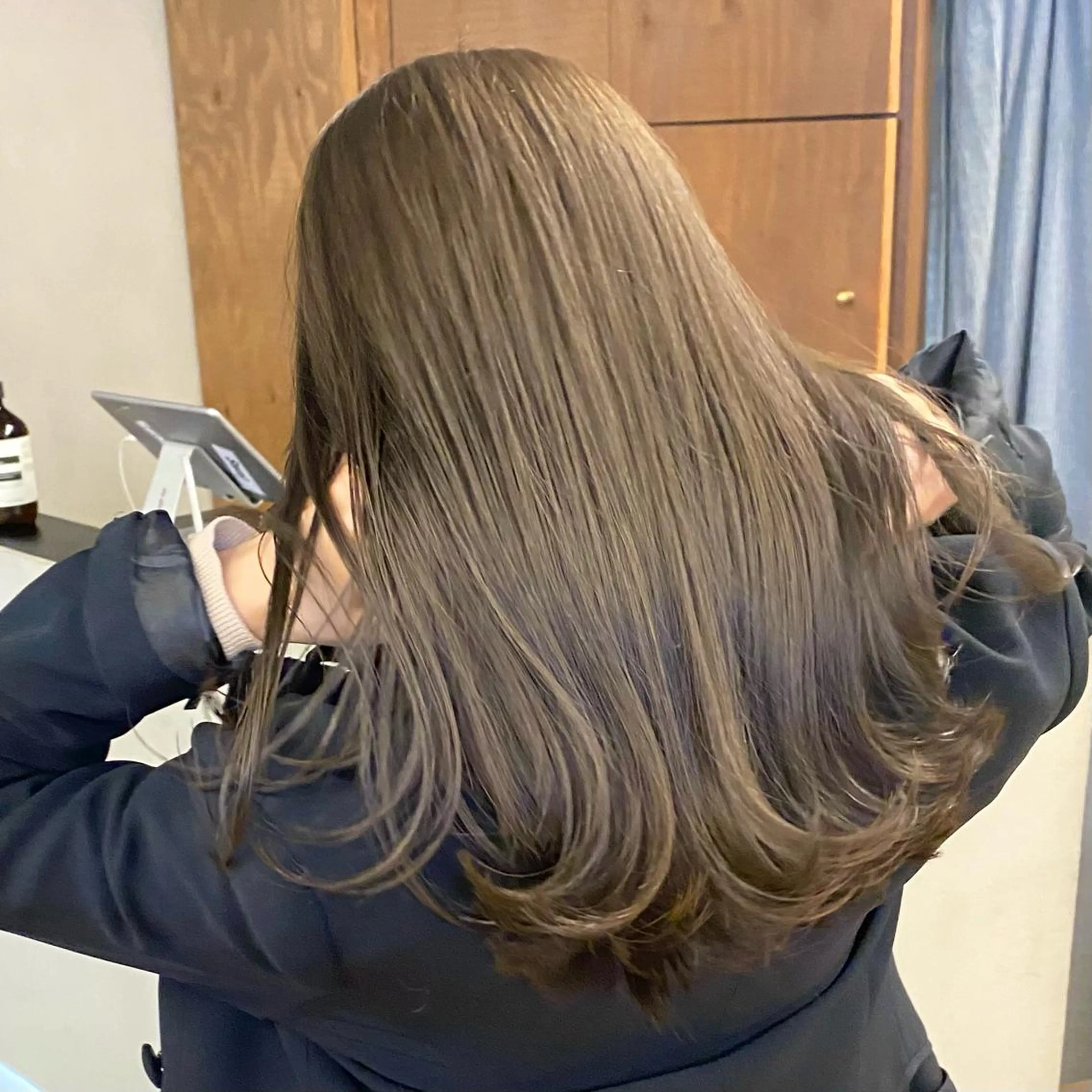 ロング カラー パーマ ヘアアレンジ メンズ キッズ ネイル マツエク・マツパ カット ヘアカラー トリートメント 前川 朋香のヘアスタイル