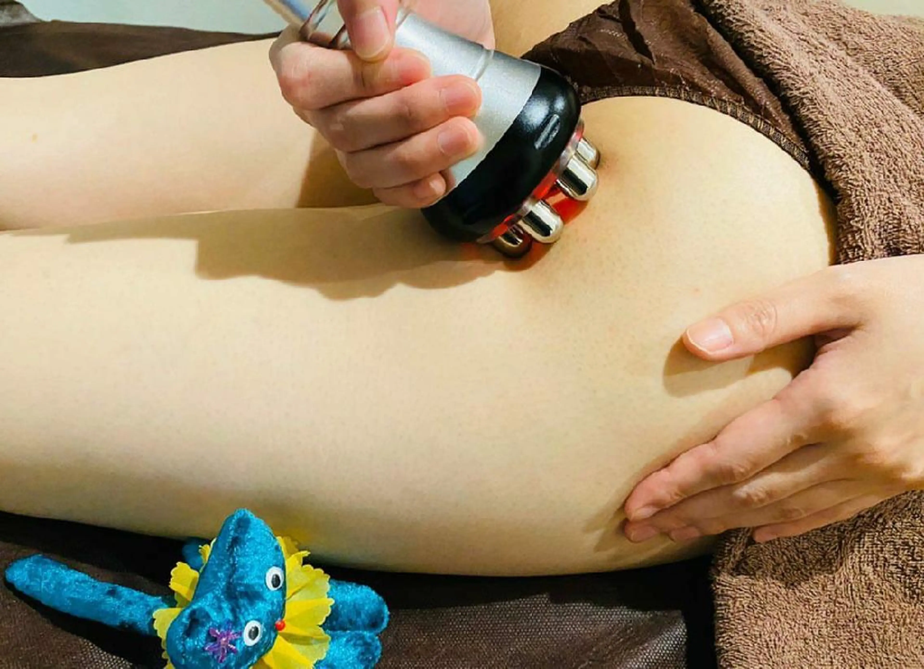 【下半身集中ケア】ラジオ波15分＋リンパマッサージ40分＋骨盤矯正15分の写真