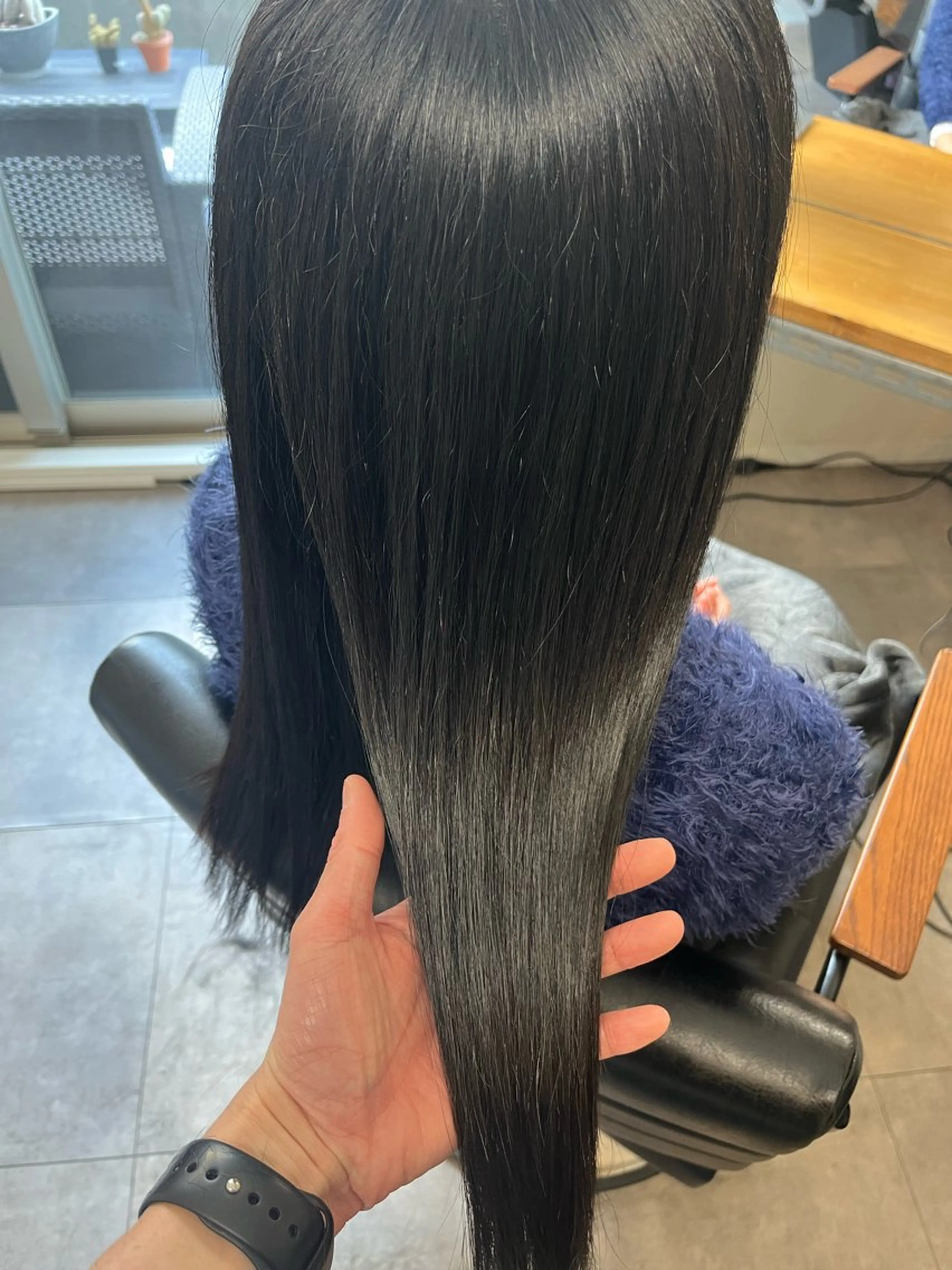 セミロング トリートメント OFF YUYAのヘアスタイル