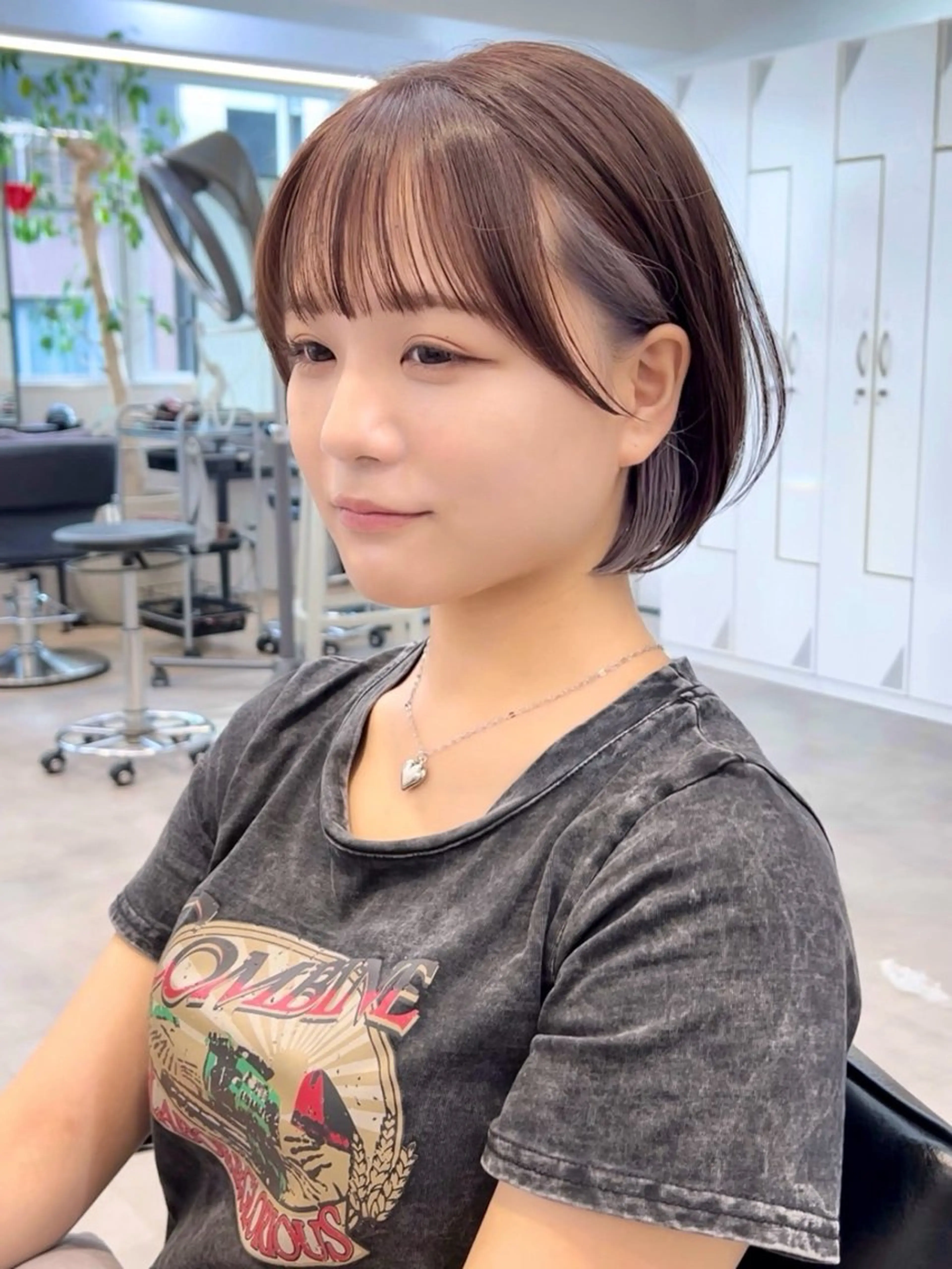 ショート カラー イヤリングカラー インナーカラー ボブ 夏山 秀憲のヘアスタイル