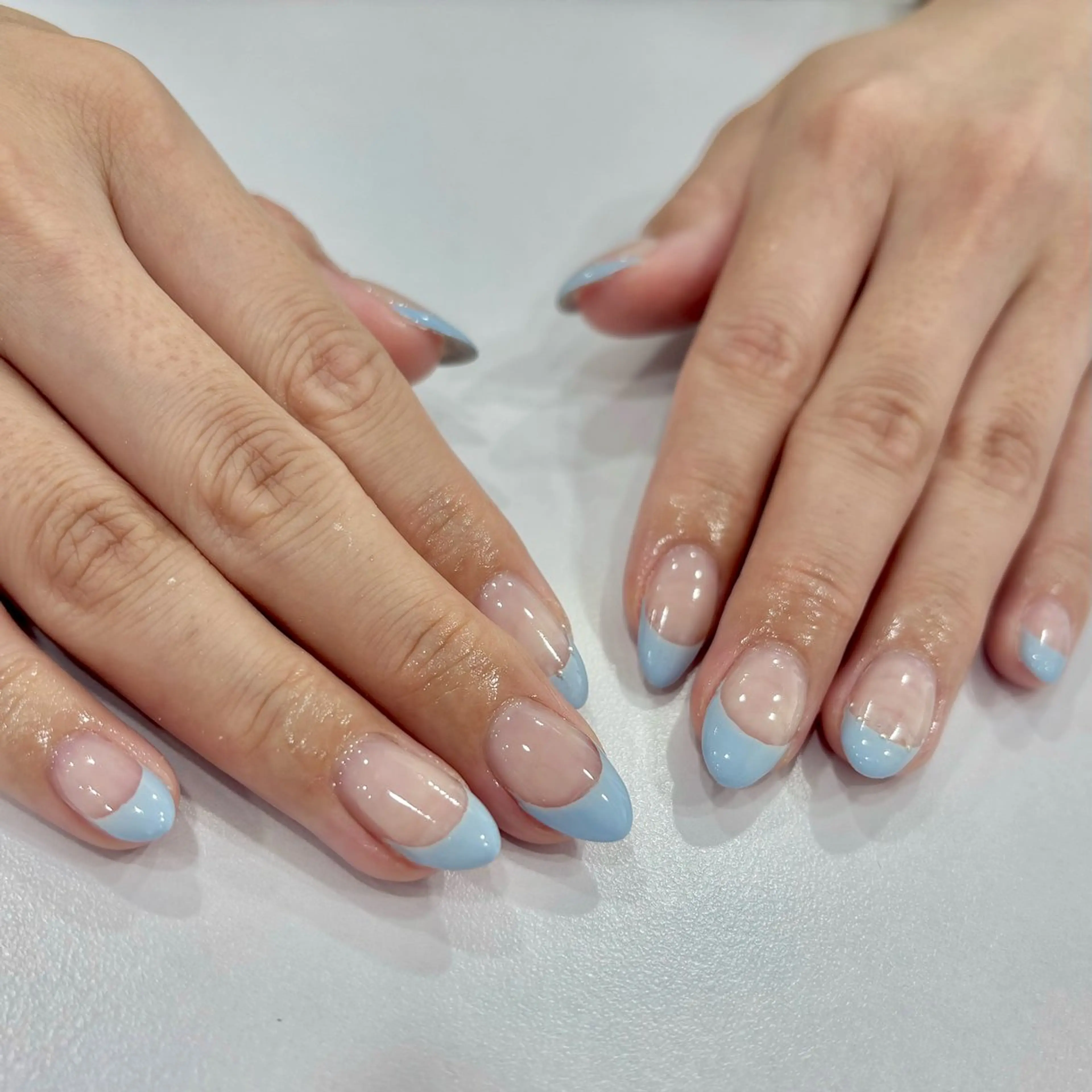 ネイル フレンチネイル 水色 シンプルネイル アンリッシュ新宿東口 小泉のネイルデザイン