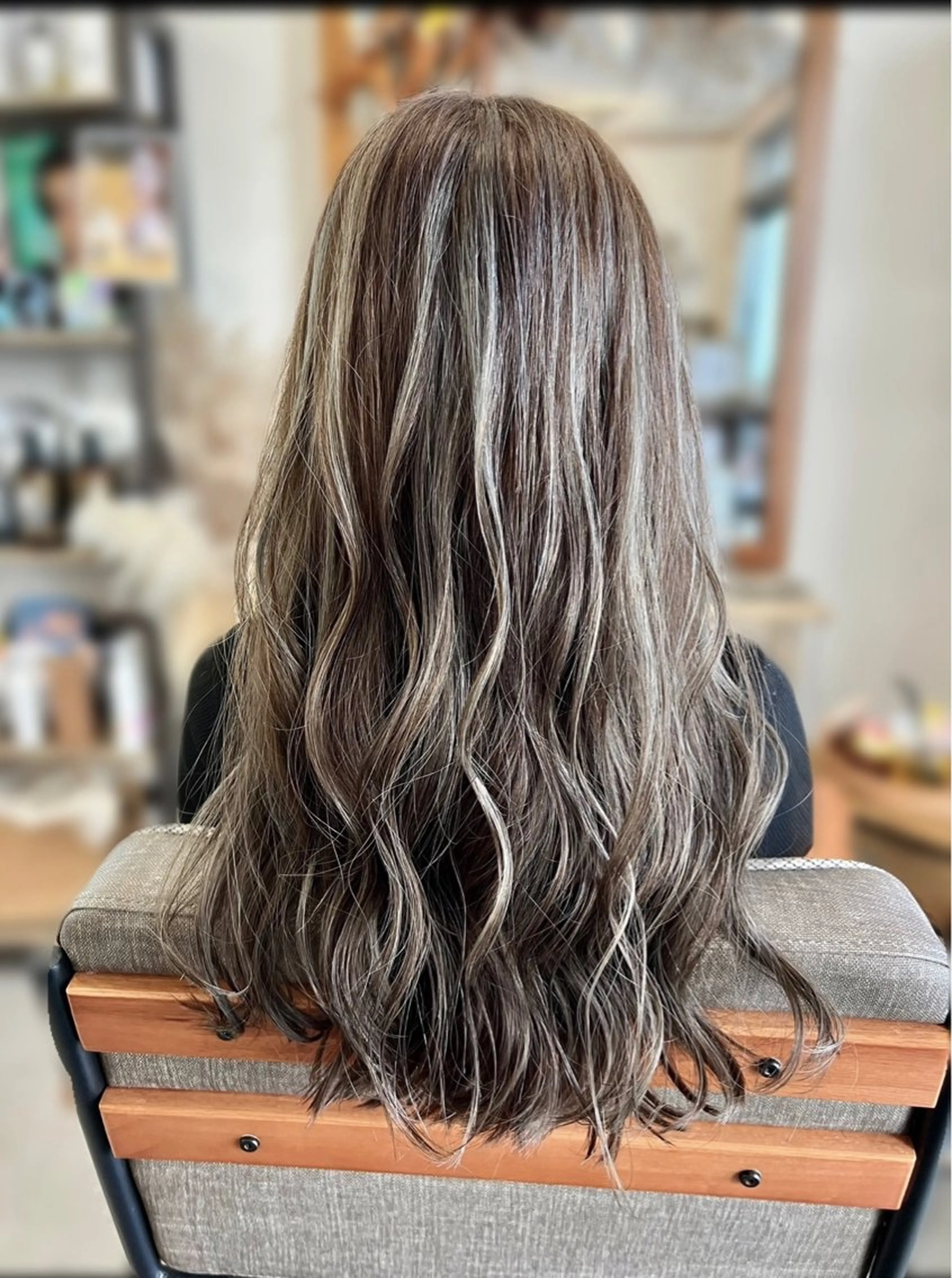 ロング カラー デザインカラー ハイライトカラー 3Dハイライト ハイライト カット ヘアカラー トリートメント hair works raptureのヘアスタイル