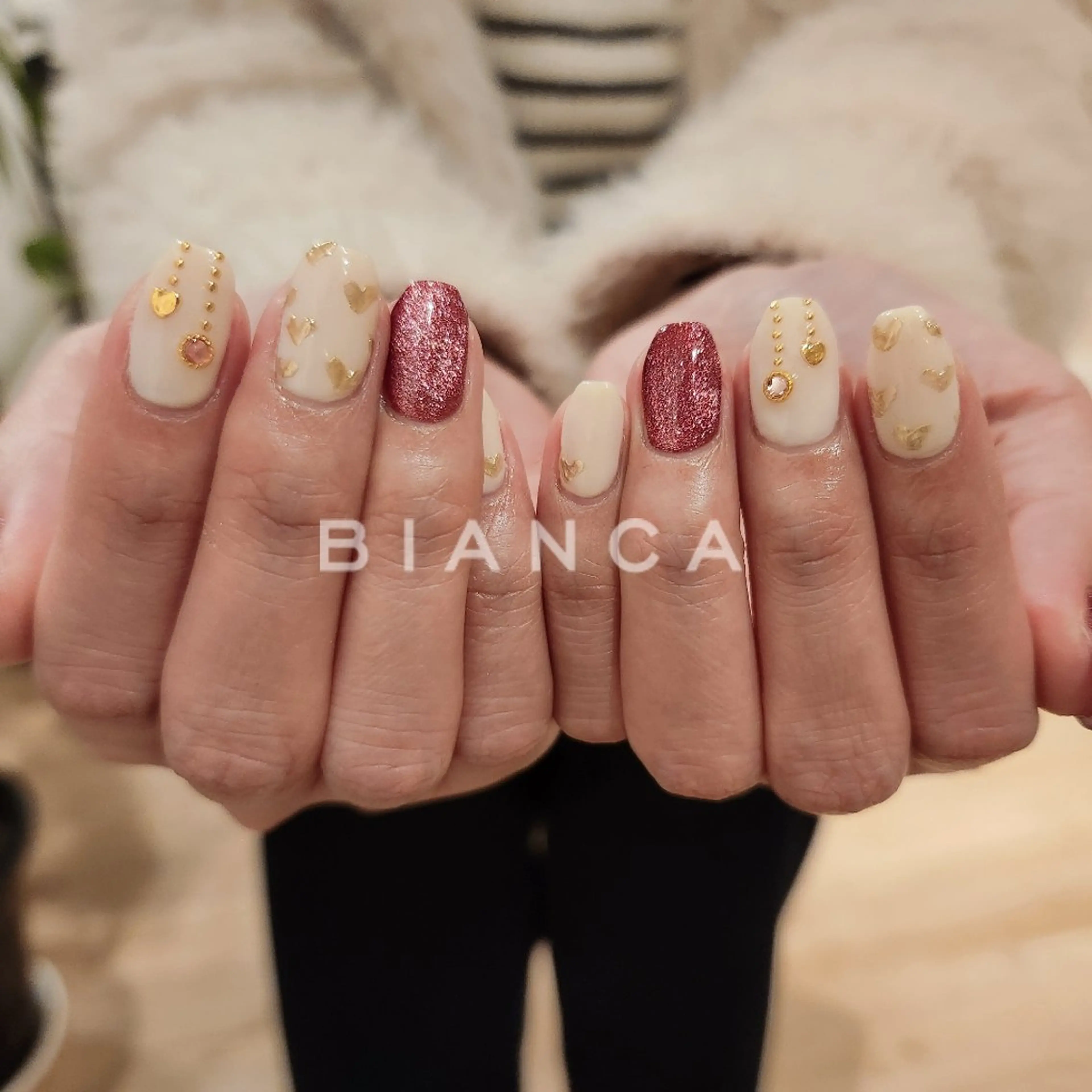 ネイル ハート キラキラネイル マグネットネイル 赤色 冬ネイル ハンドネイル Bianca名駅店 あゆのネイルデザイン