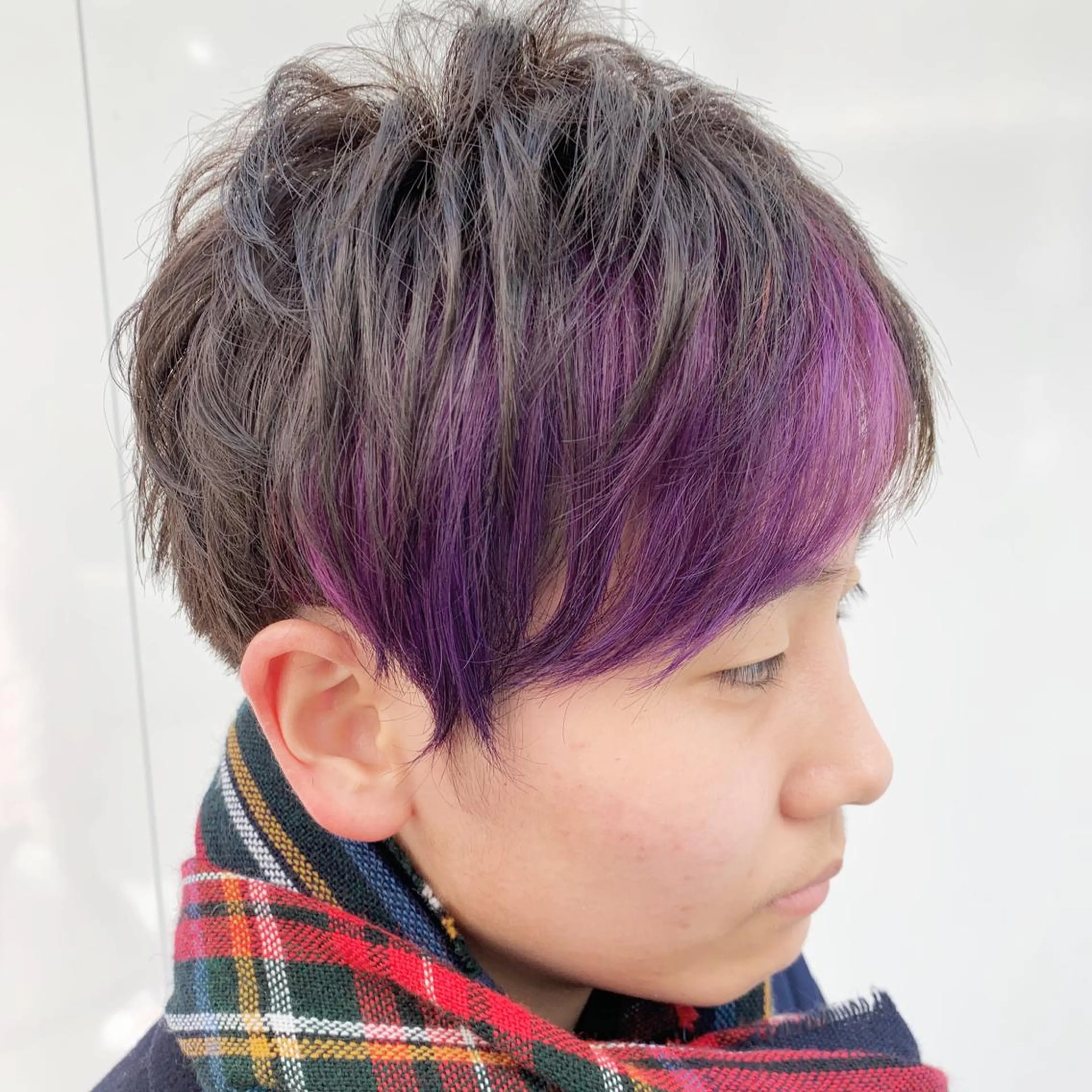 ショート カラー ブリーチ パープルカラー 落合 優樹のヘアスタイル