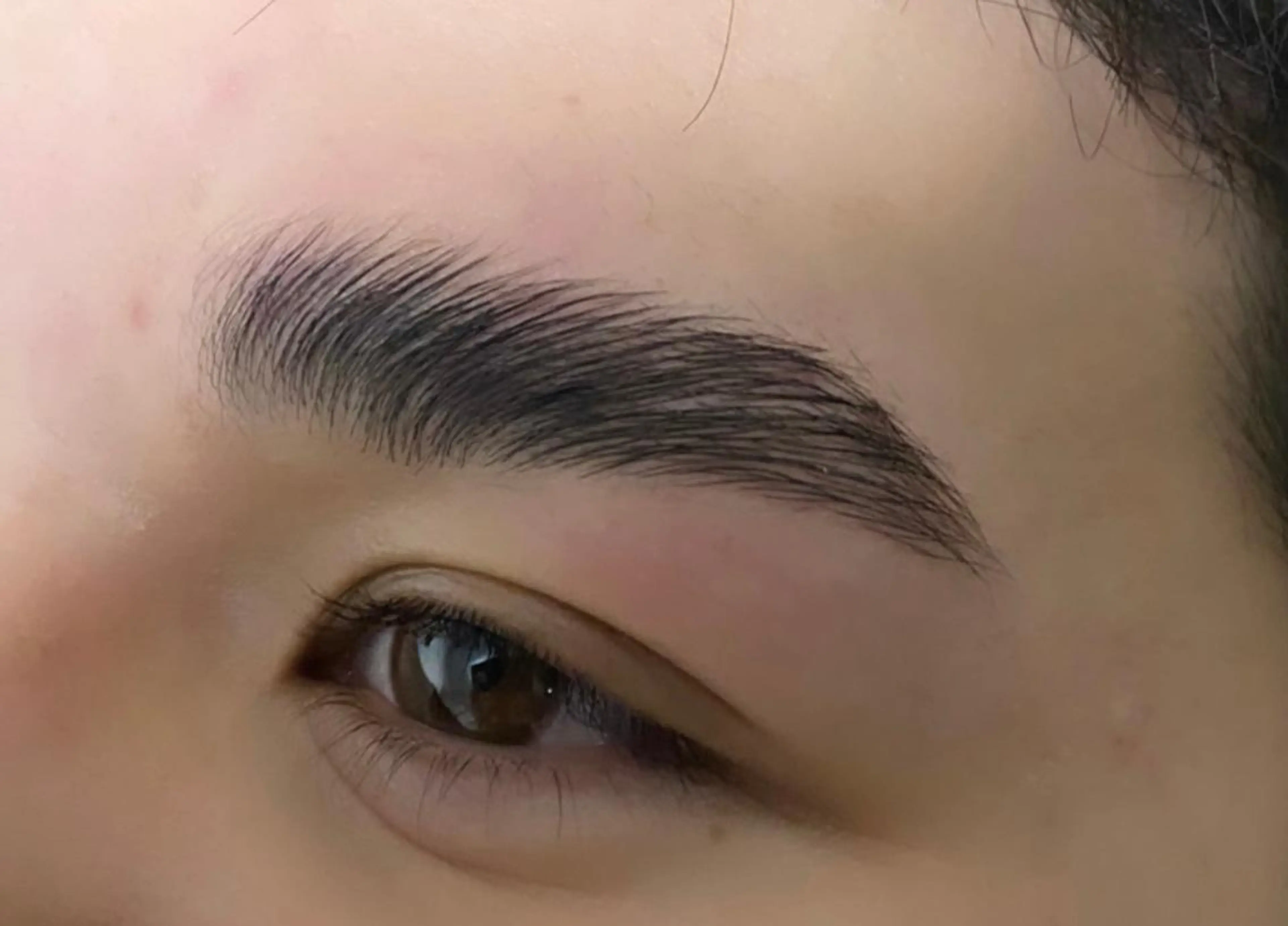 アイブロウ EYES YUNのマツエク・マツパデザイン
