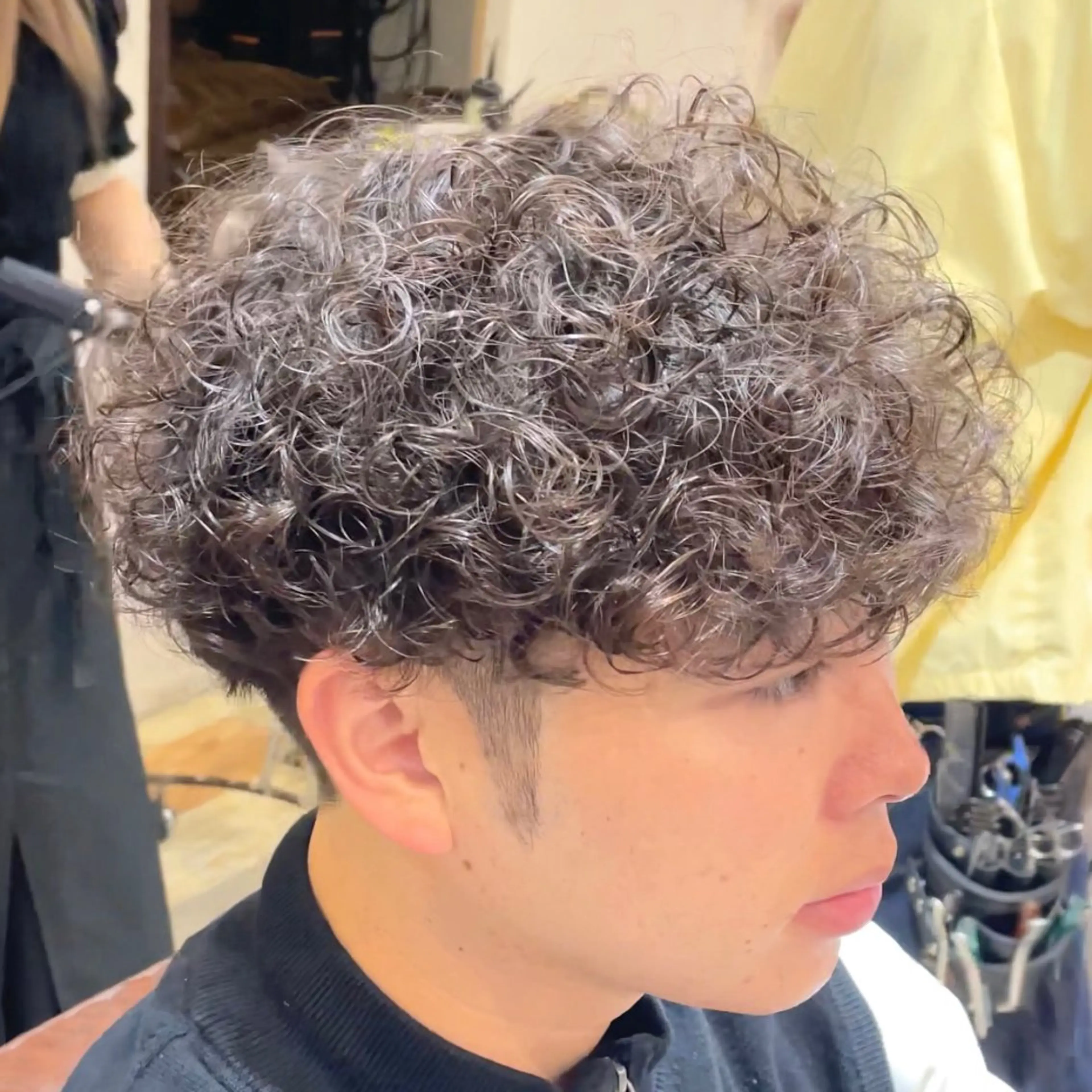 パーマ メンズ カット パーマ メンズサロン🔥 プリストオオサカのヘアスタイル