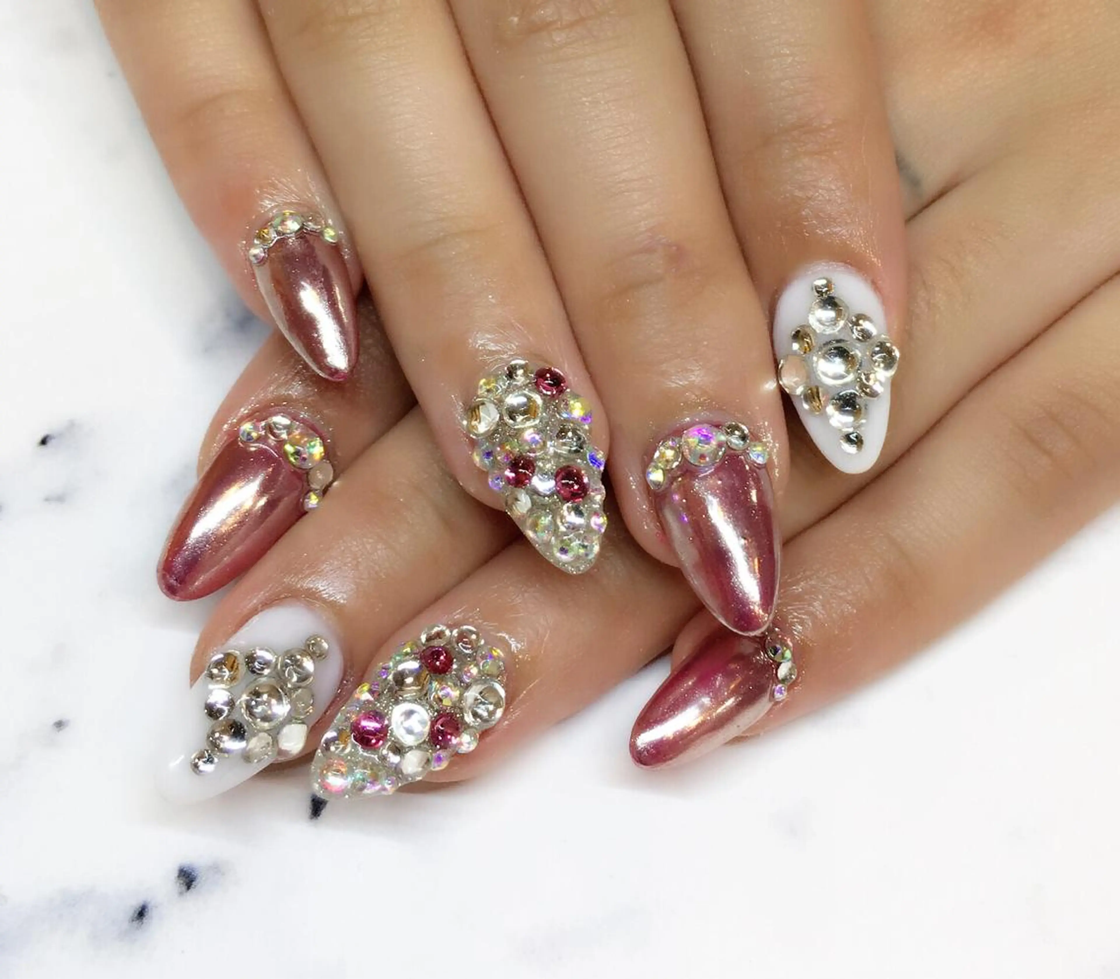 ネイル 長さ出し キラキラネイル ミラーネイル 持ち込み ピンク nail salon Soeurのネイルデザイン