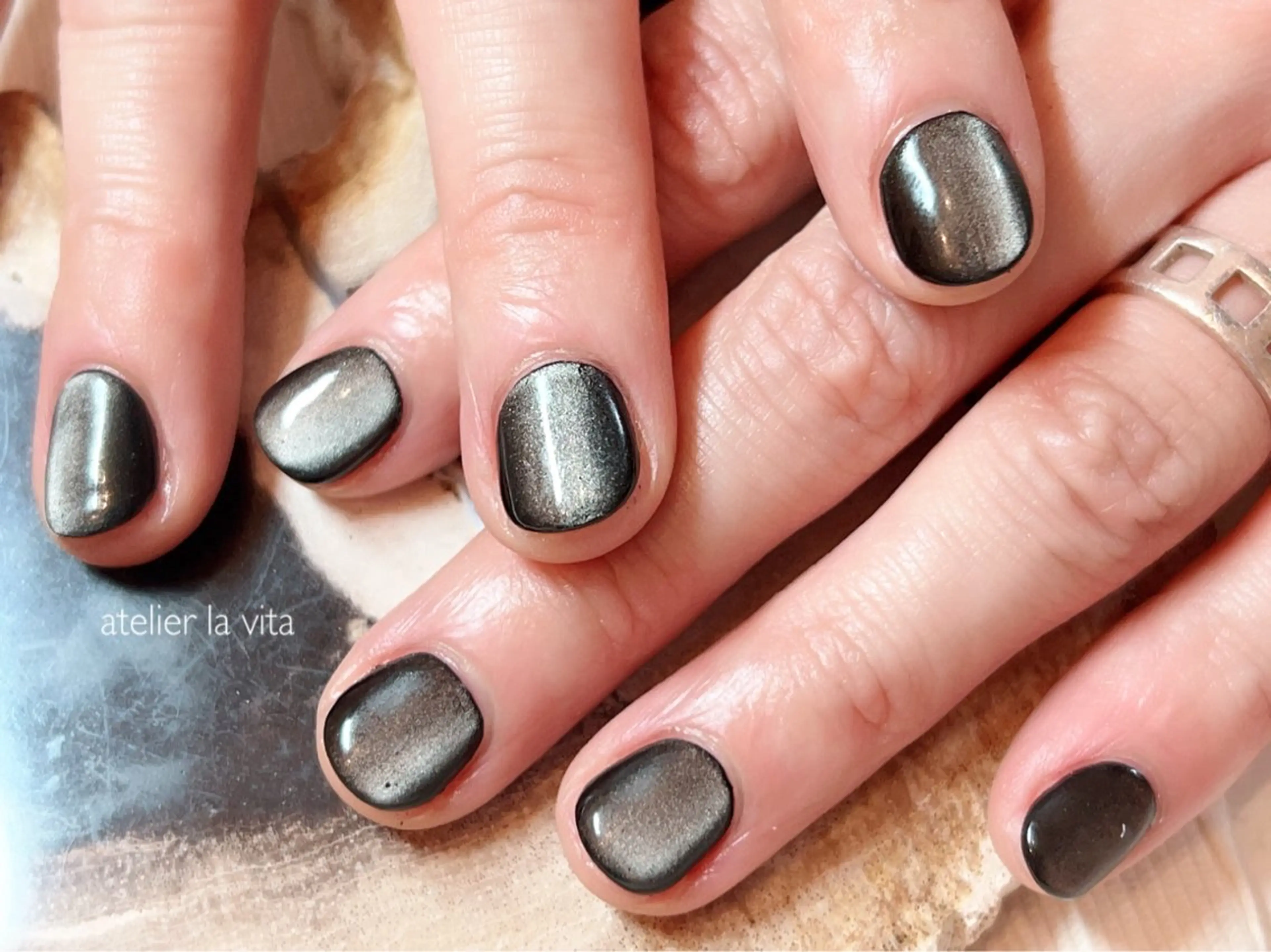 ネイル ジェルネイル マグネットネイル メンズネイル ミラーネイル ワンカラーネイル lavita. mimuraのネイルデザイン