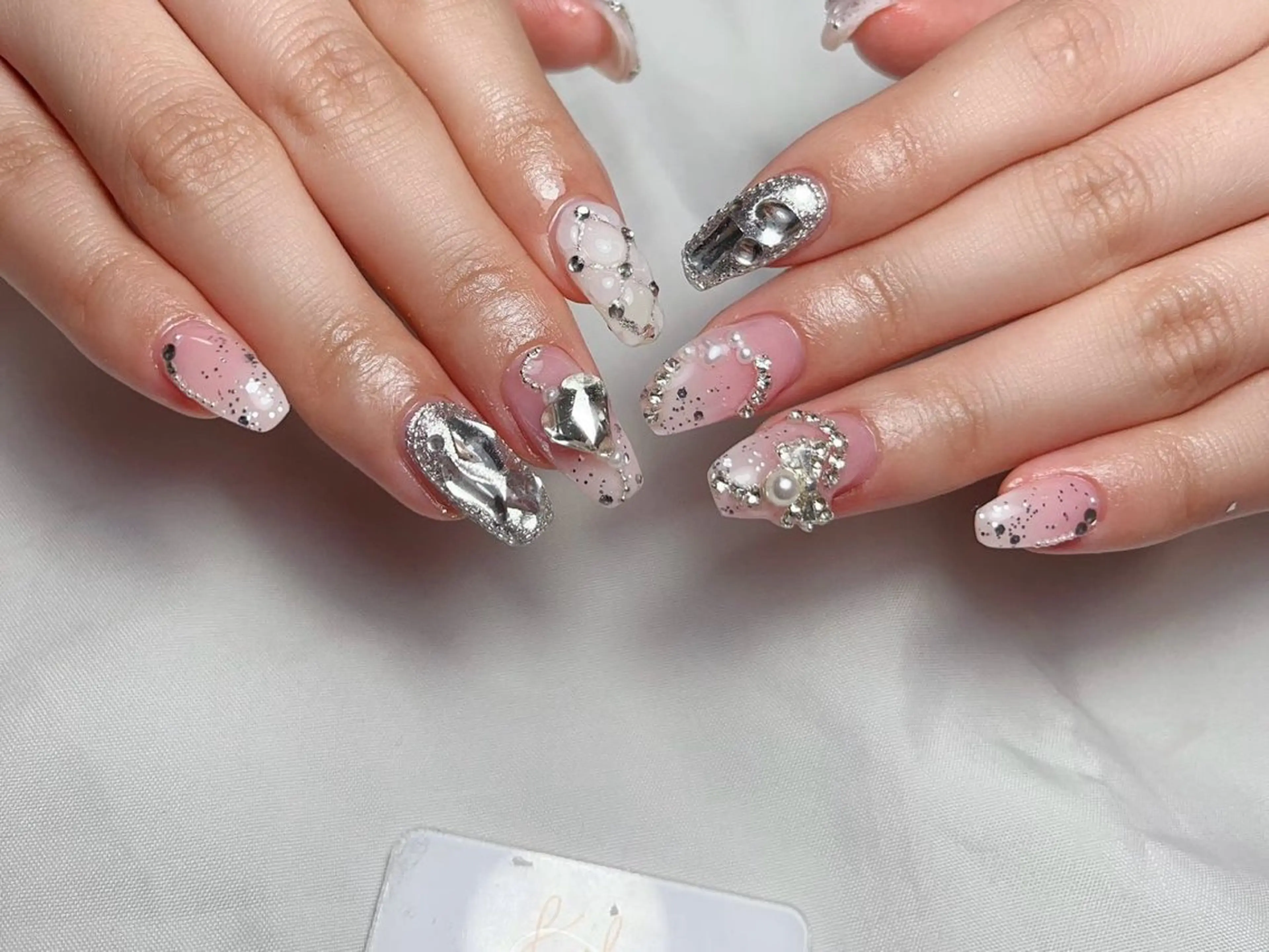 ネイル アートネイル フレンチネイル ジェルネイル グラデーション 韓国ネイル ハンドネイル ハンドケア さくら💮💮 【オフ無料】のネイルデザイン