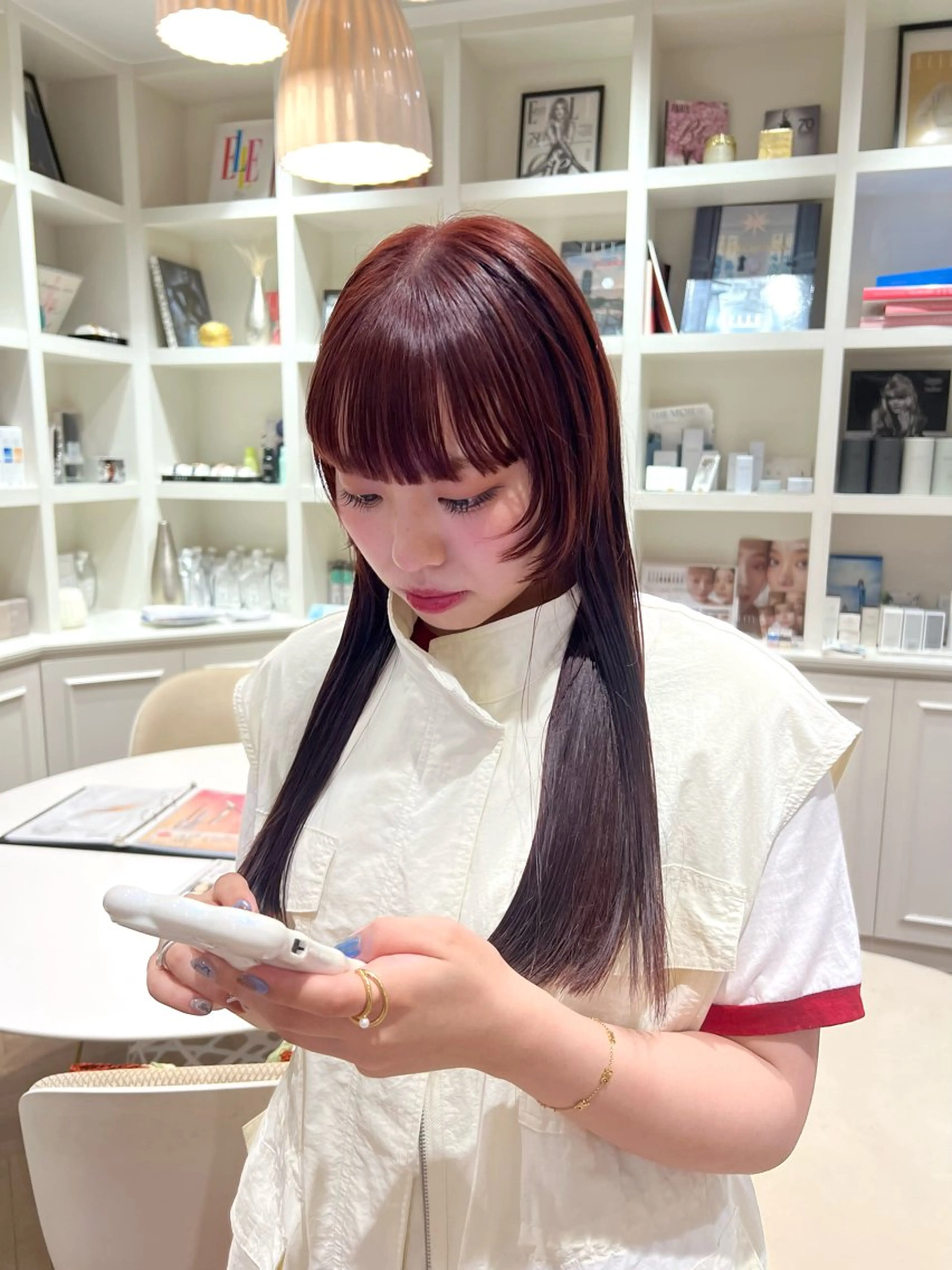 ロング カラー レッドカラー 顔まわりレイヤー レイヤーカット カット ヘアカラー トリートメント 似合わせ/レイヤー 💟SAEのヘアスタイル