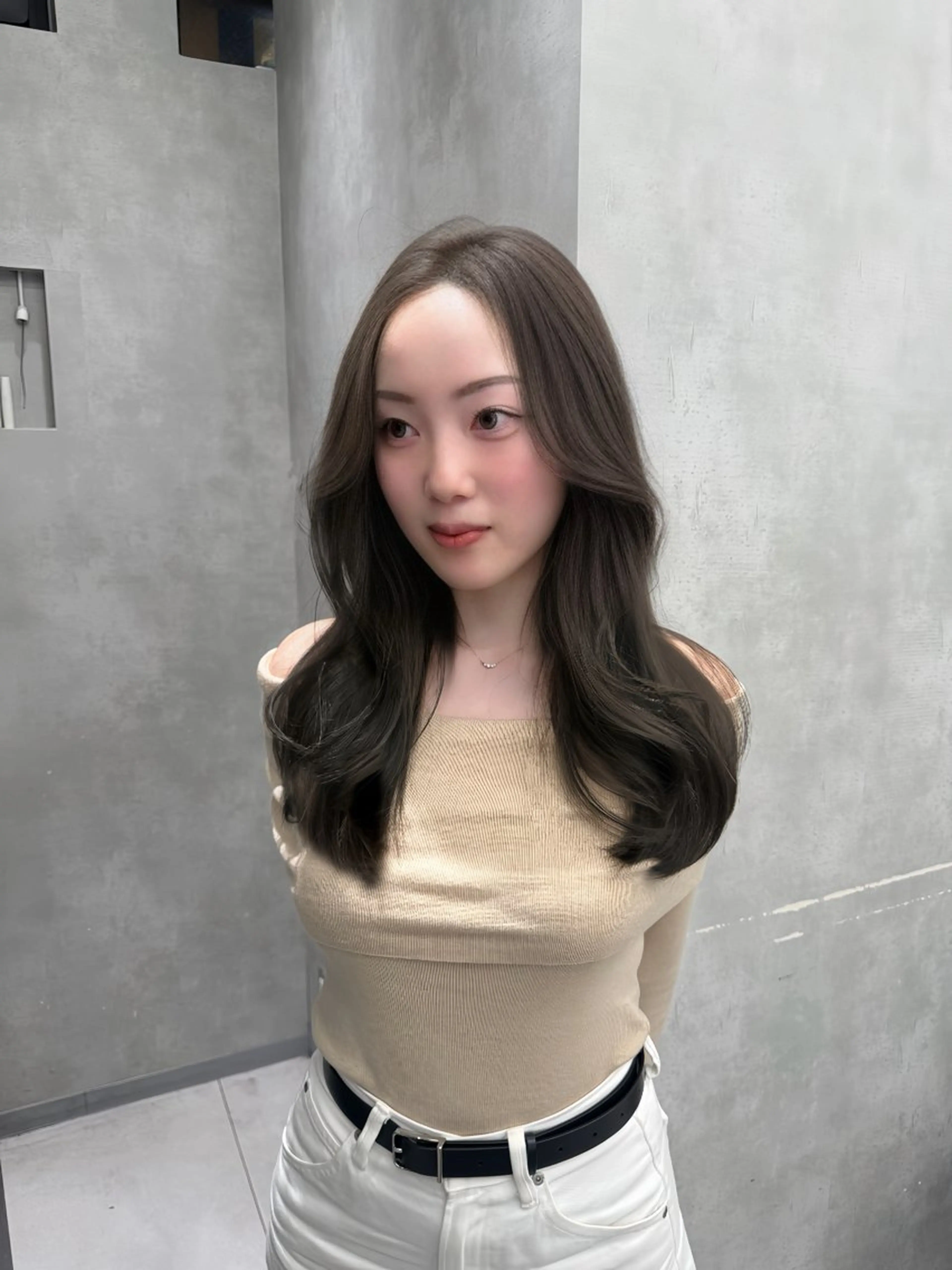 ︎︎⟡ミニモモデル様限定︎︎⟡顔まわりカット＋カラー🤍🎀￥4900→¥3500の写真