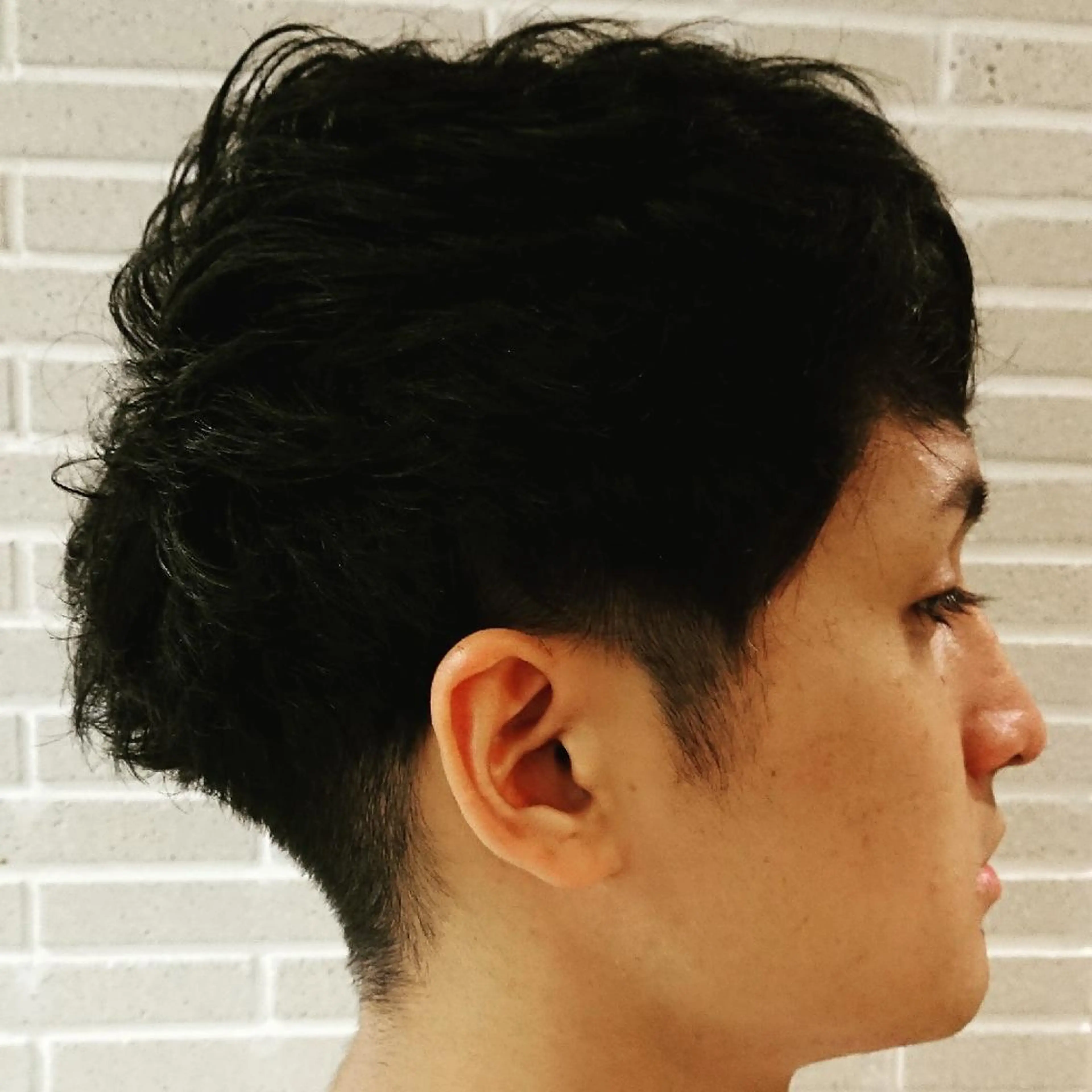 メンズ カット パーマ ブリーチ/ヘアケア/ 艶髪/イギチハルのヘアスタイル