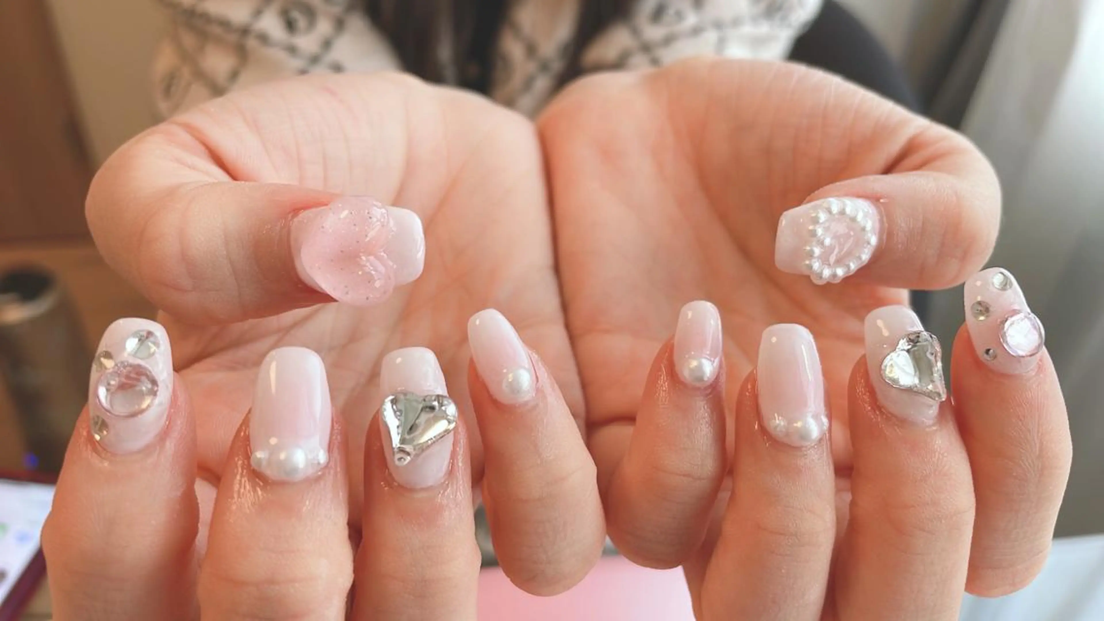 ネイル 持ち込み emi ...の眉毛・アイブロウイメージ