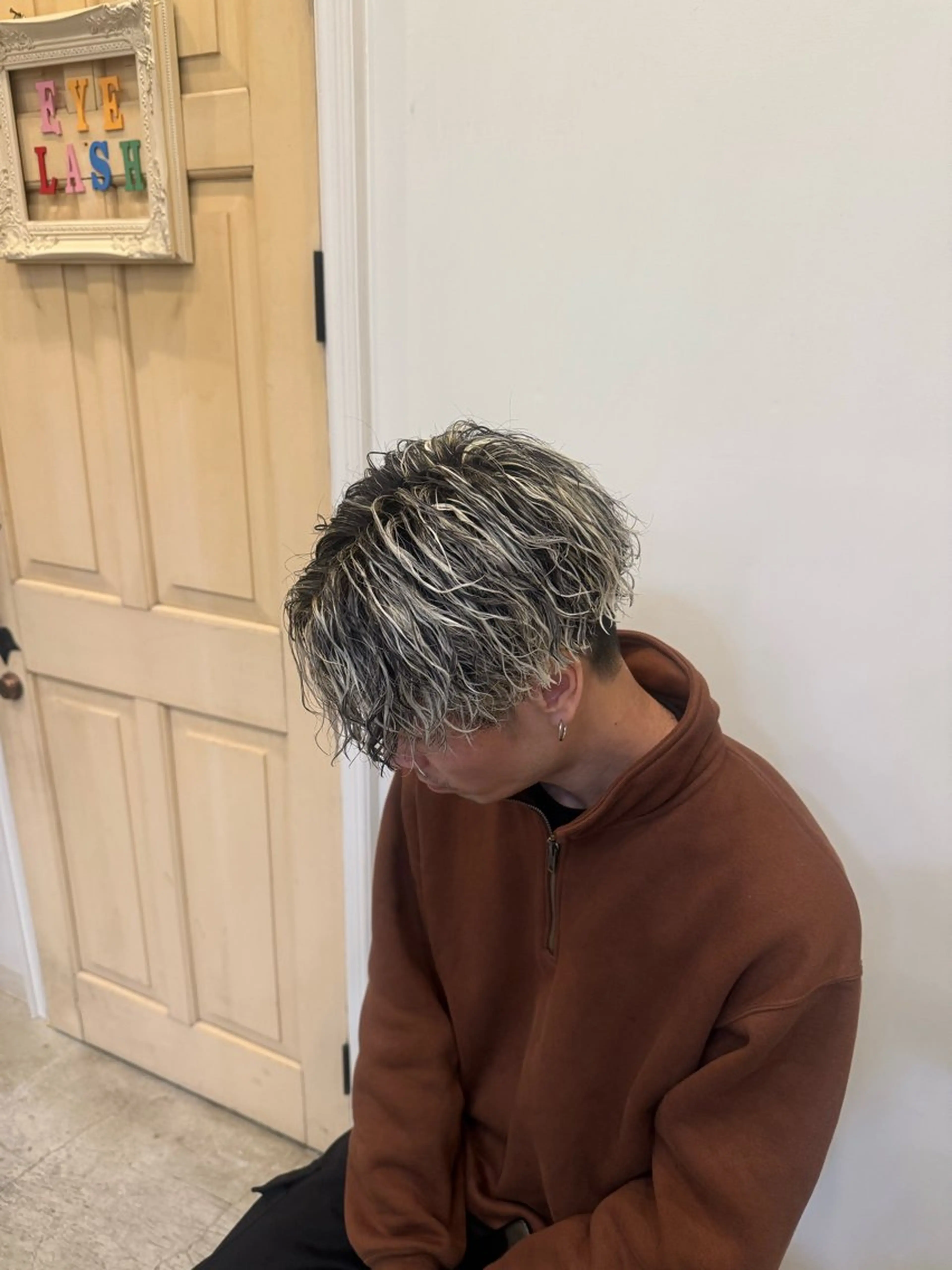 ショート カラー パーマ メンズ SALOWIN所属・メンズ特化 波巻き ツイスパ 黒川 貴史のヘアスタイル