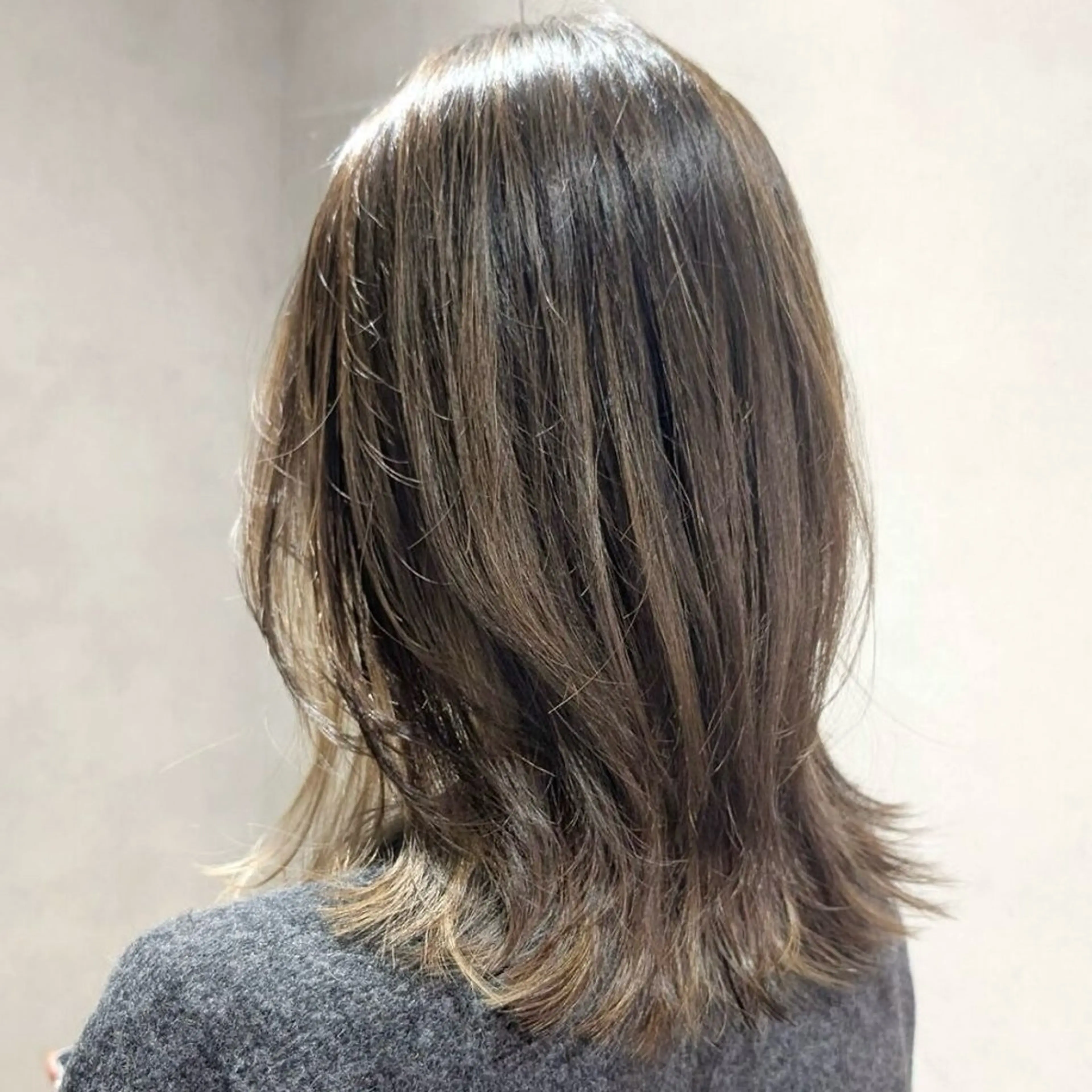 ミディアム カラー ベージュカラー ブラウンカラー enx ナンバ アオイのヘアスタイル