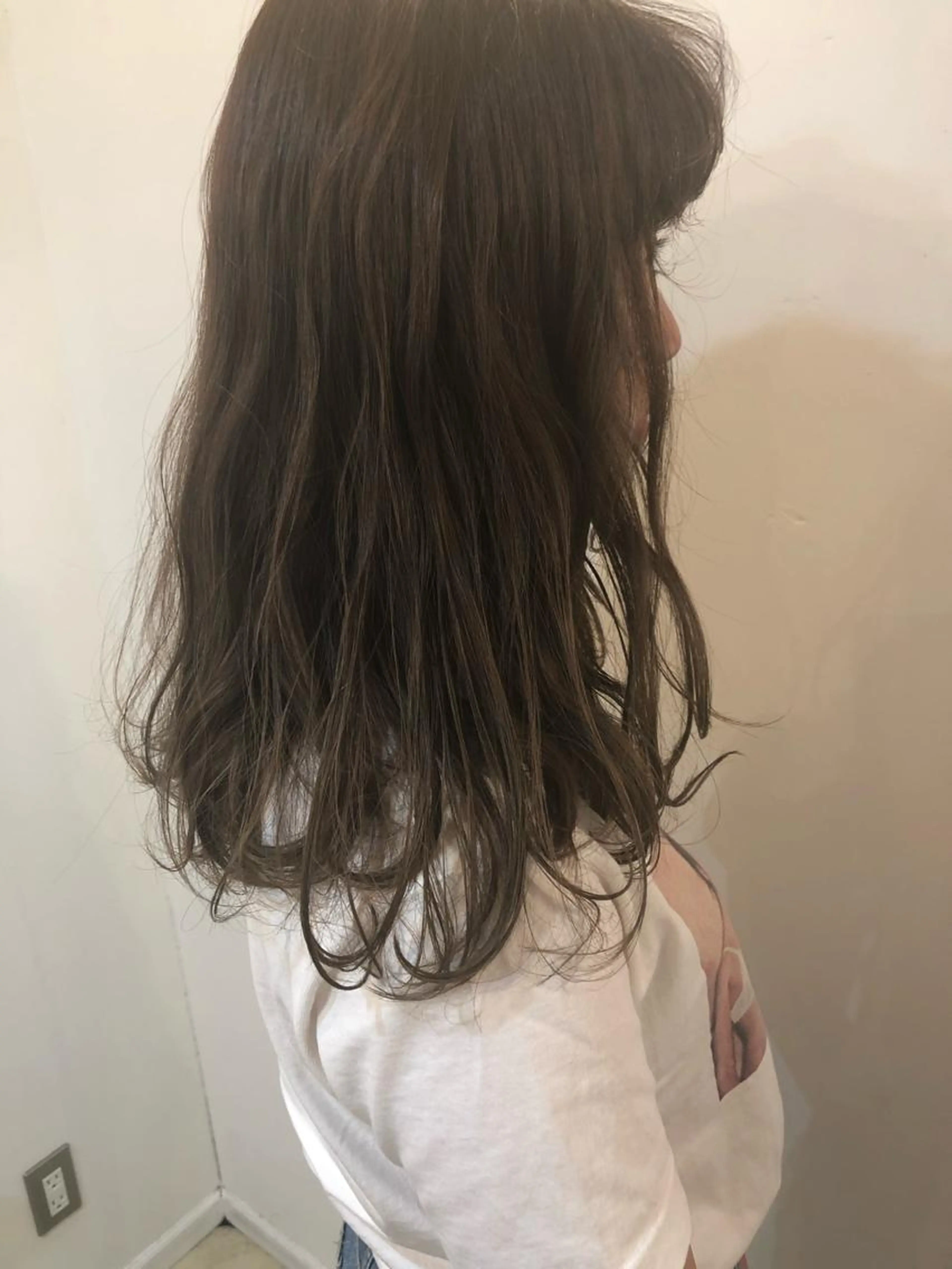 『艶髪カット🌟』手触りが全然違う❣️❣️ダメージ部分をピンポイントでカット✂︎✂︎ミディアム・ロングヘアカットの写真