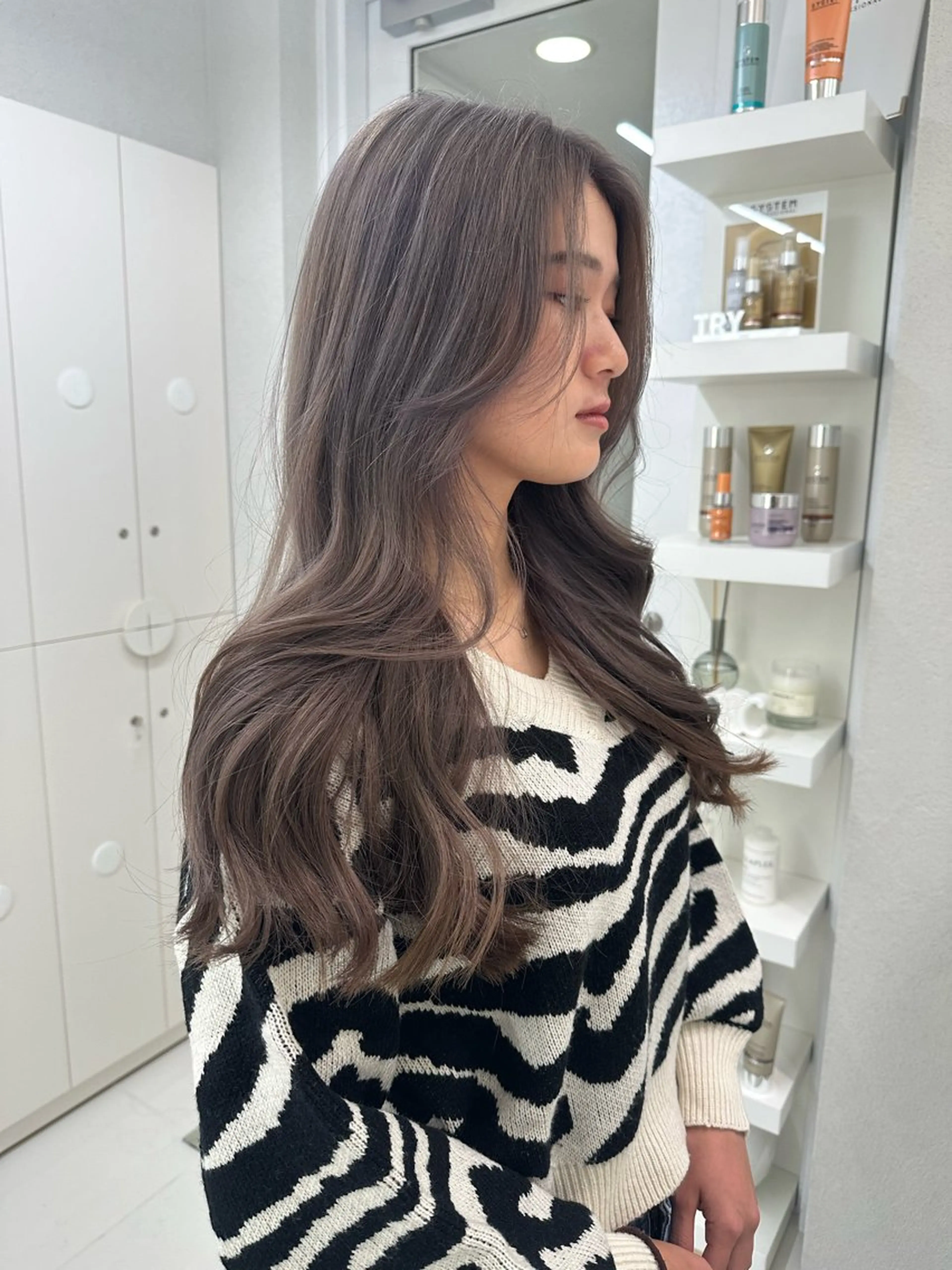 ロング ヘアカラー ハイトーンボブ Mizuki.のヘアスタイル