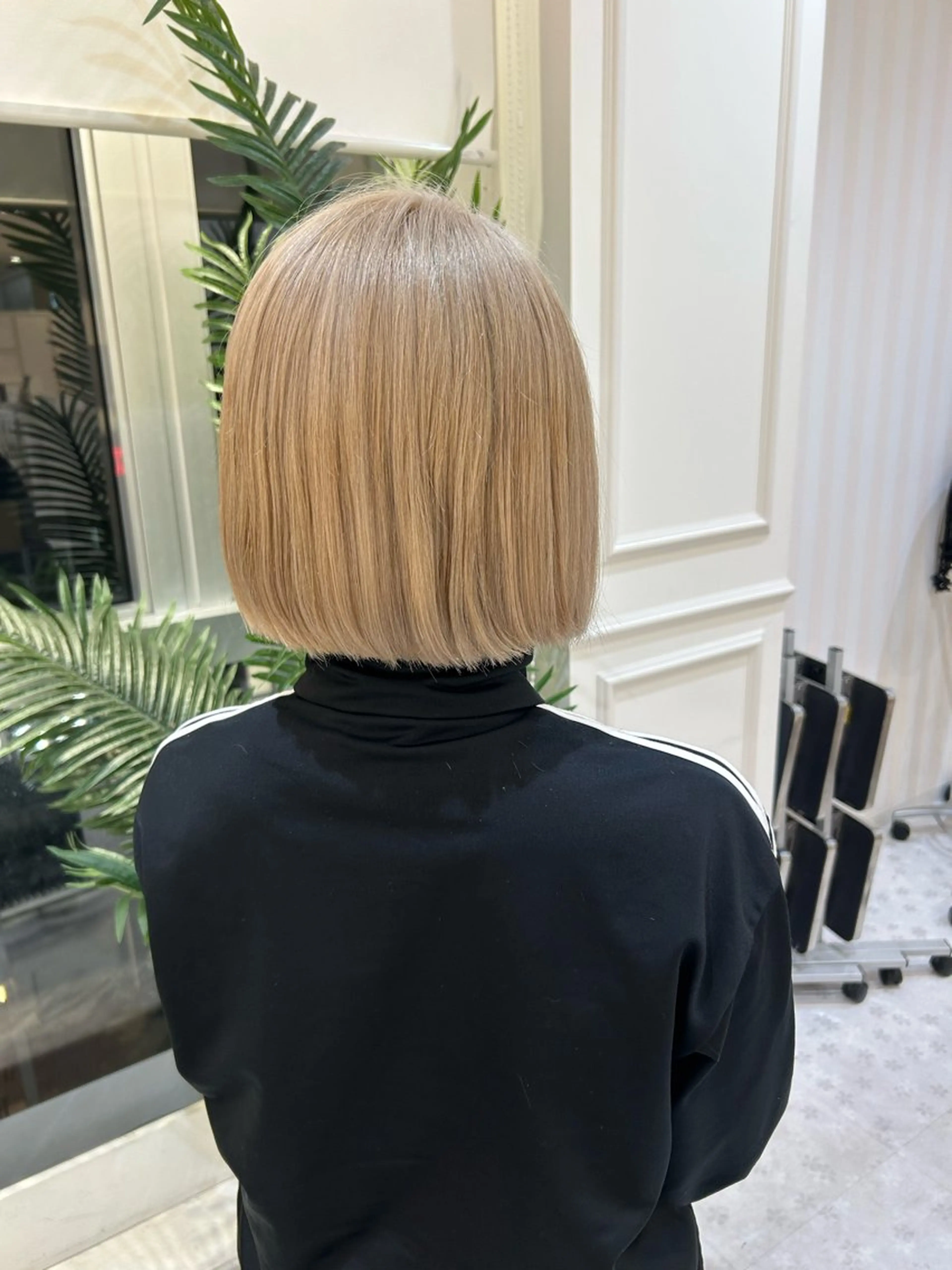 ショート カラー RINA/ハイトーン /レイヤー/髪質改善のヘアスタイル