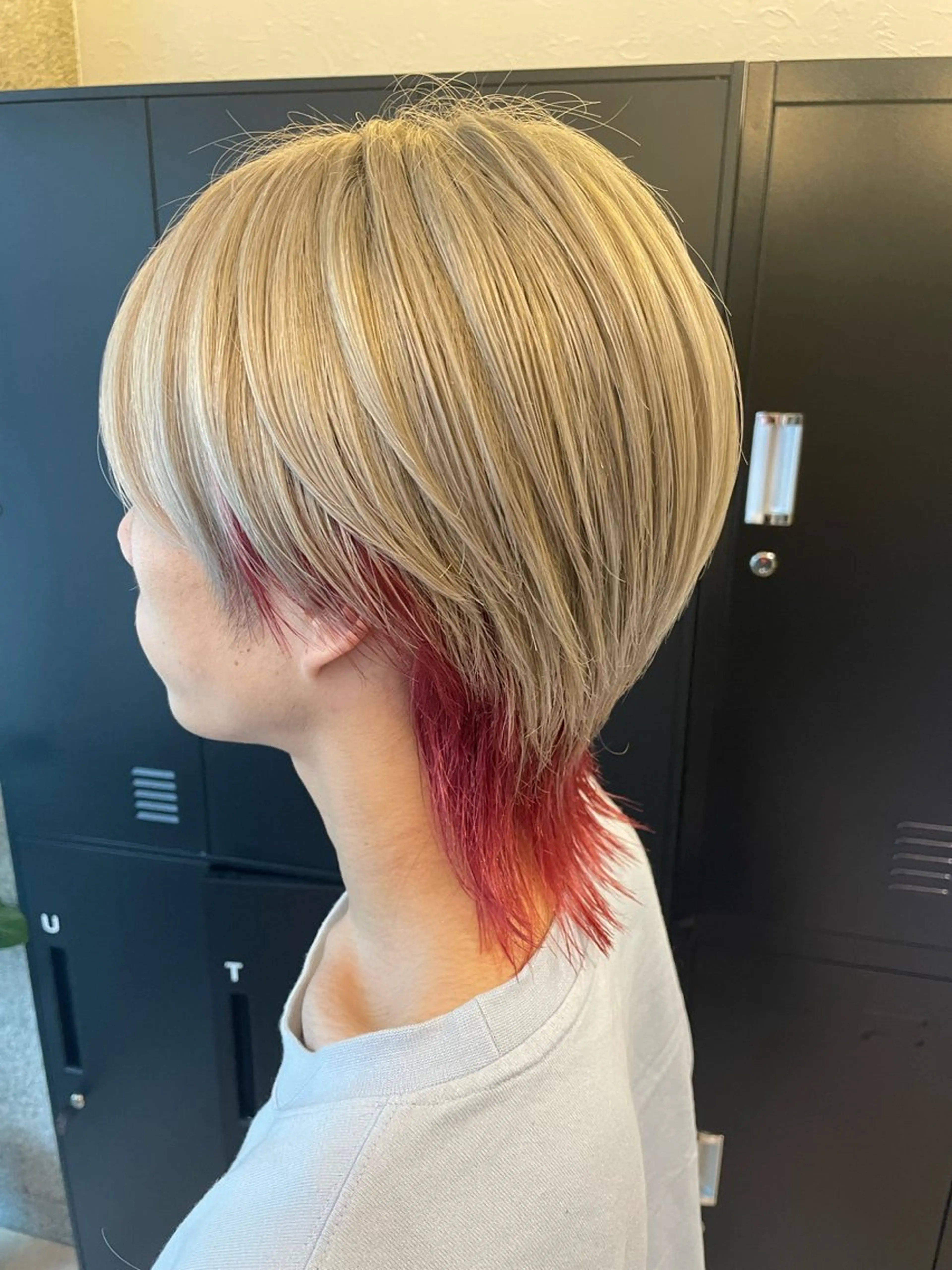 ショート カラー ハイトーンカラー レッドカラー ウルフカット ACTION心斎橋店 Lisaのヘアスタイル