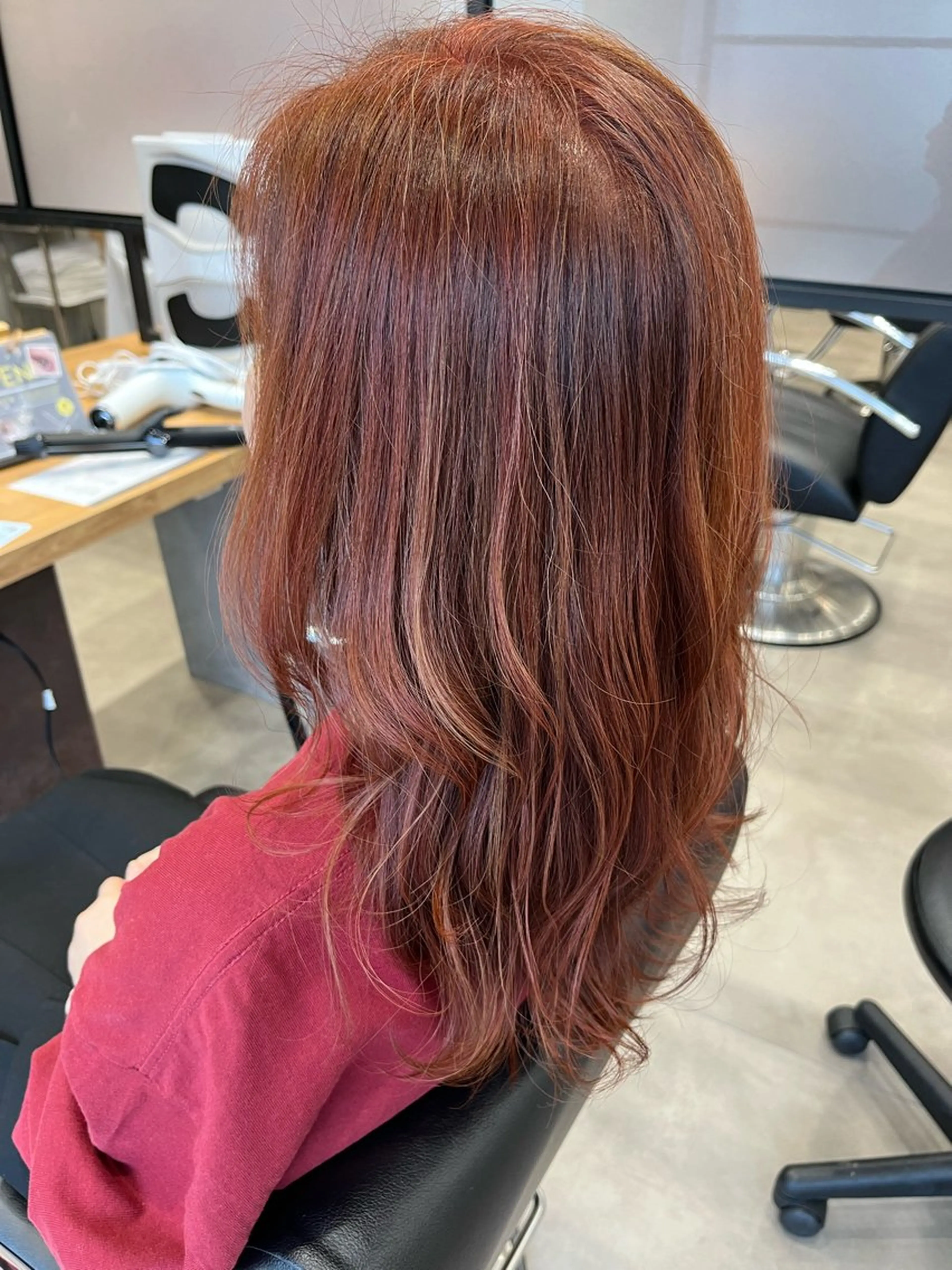 ミディアム カラー 花城 沙也加のヘアスタイル