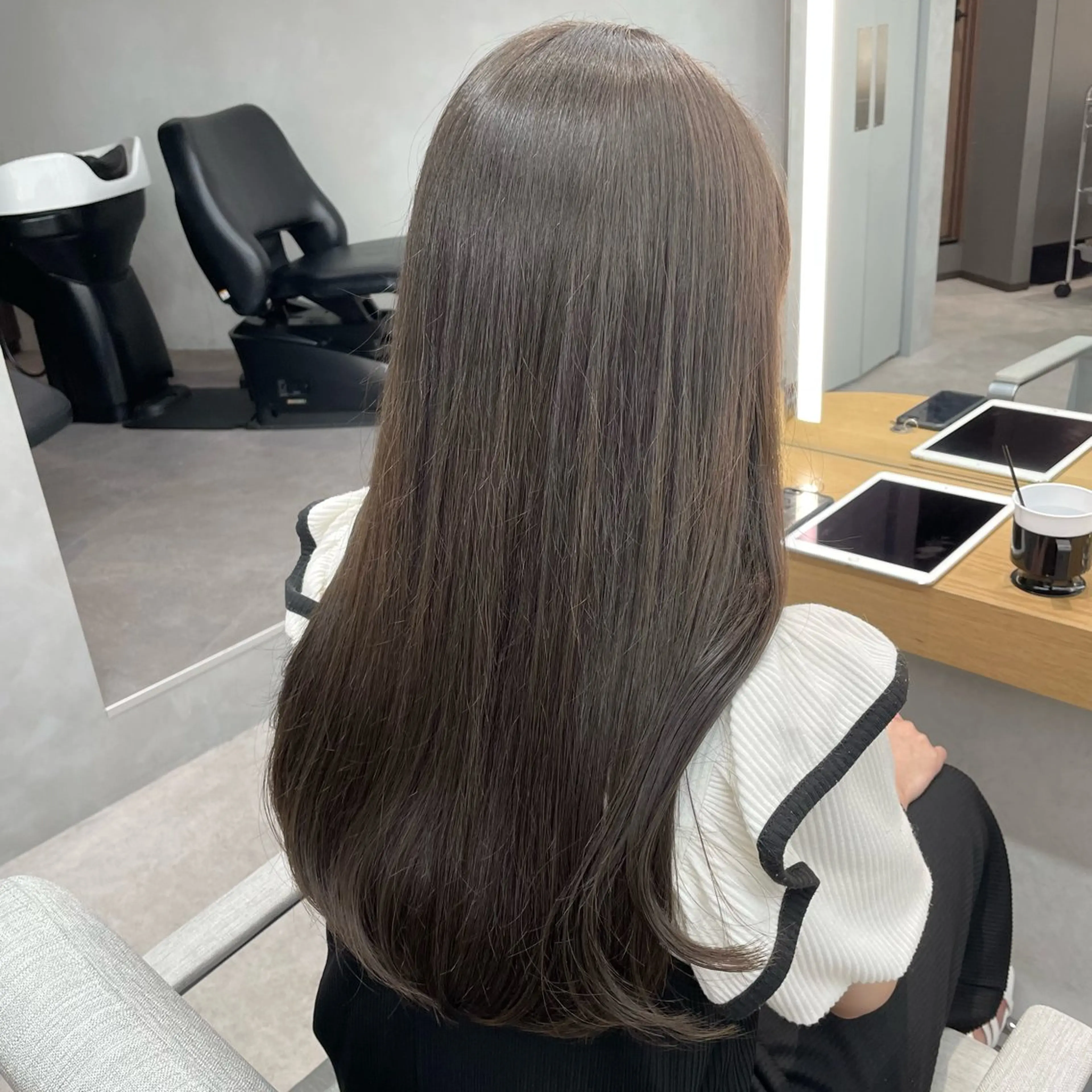 ロング カラー グレージュ 澤 佑華 🎀 透明感カラーのヘアスタイル