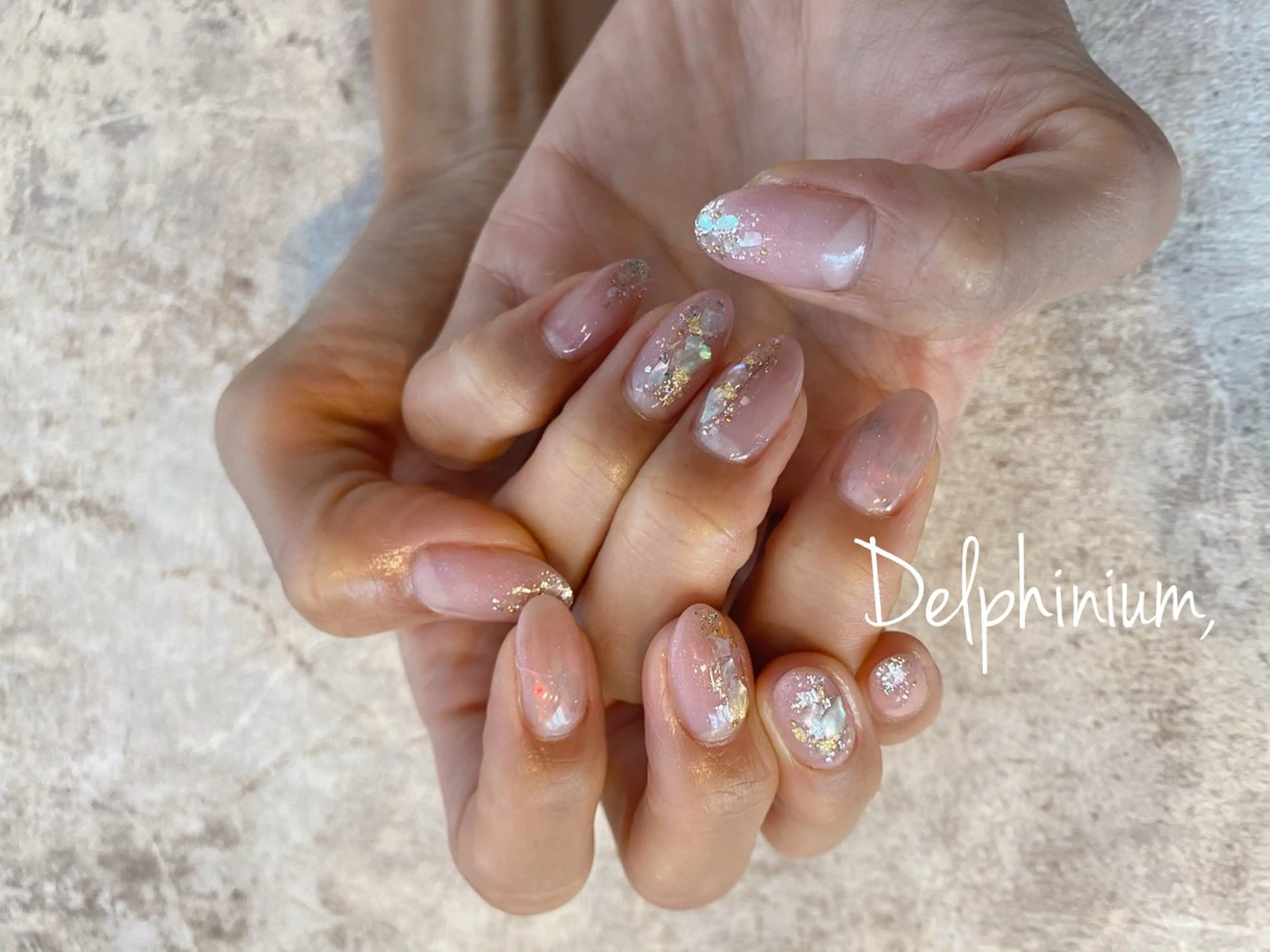 ネイル カジュアル キラキラネイル 夏ネイル ハンドネイル 岡本 友恵のネイルデザイン