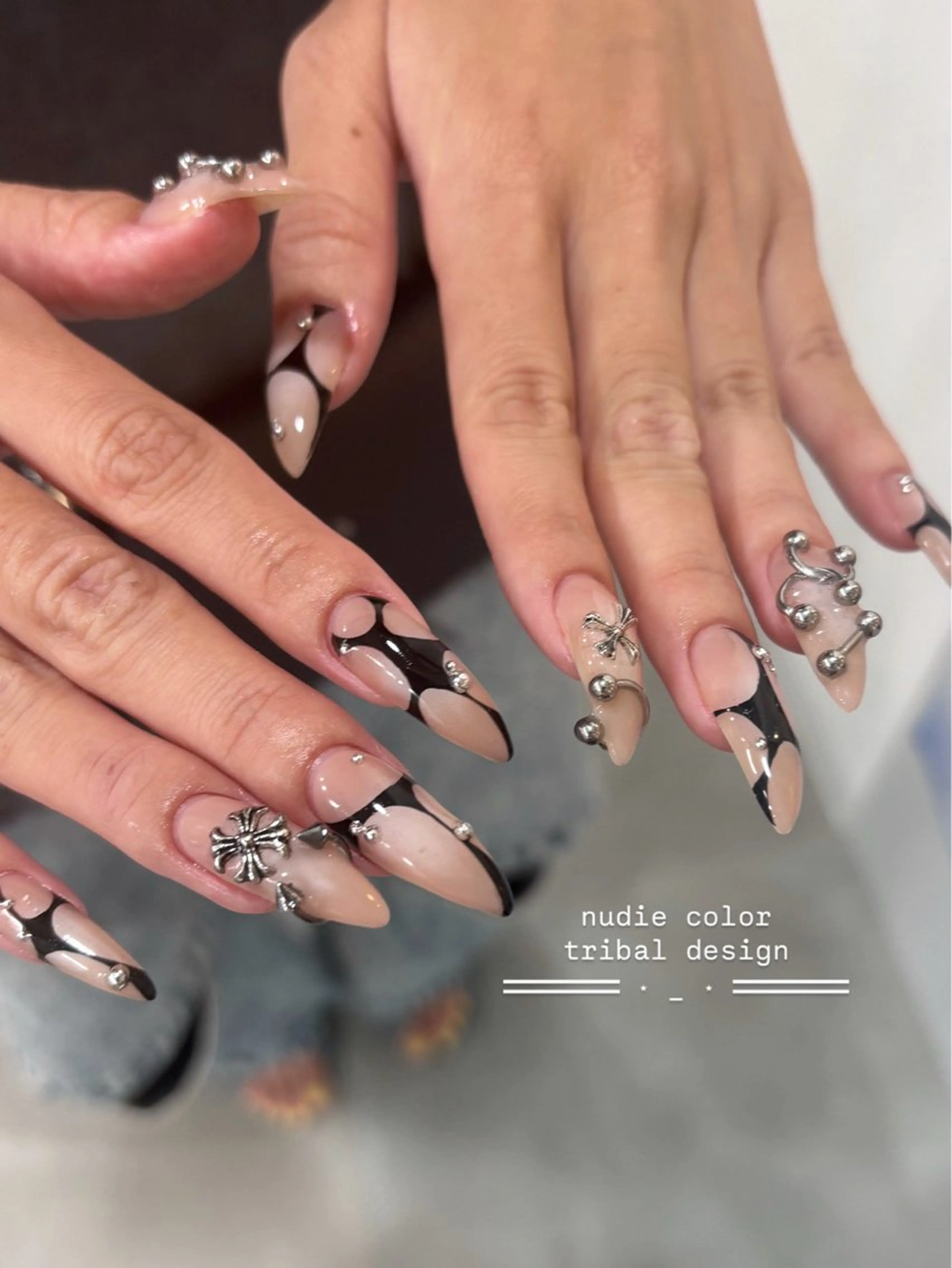 ネイル ハンドネイル 🤎Two ERI🤎のネイルデザイン