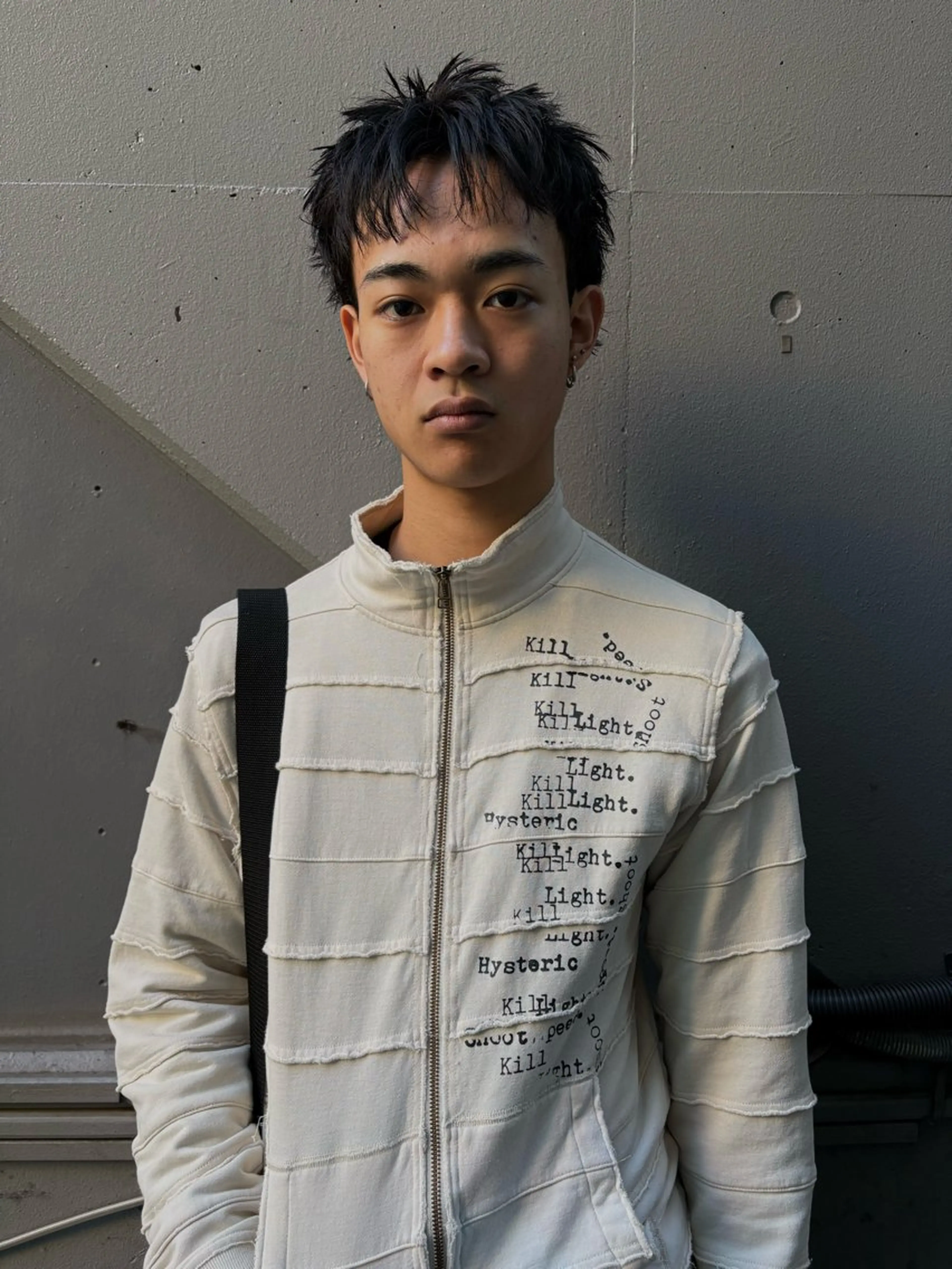 ショート メンズ 切りっぱなしボブ メンズブリーチ メンズハイライト メンズハイトーン メンズインナーカラー HARUKI🏔️/ メンズ/透けブラウンのヘアスタイル