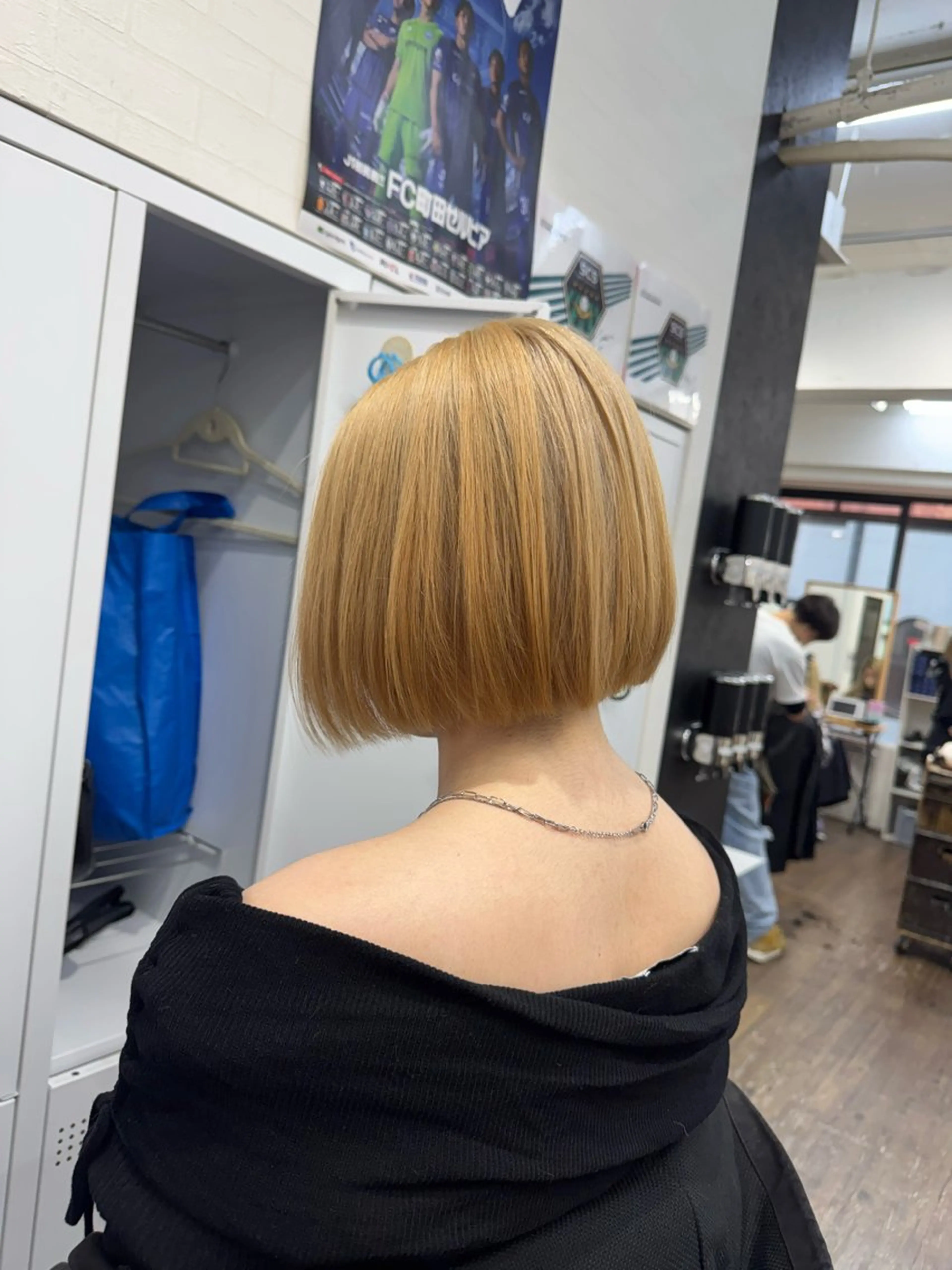 ミディアム 横浜🦋ハイトーン 🫐シャドウルーツのヘアスタイル