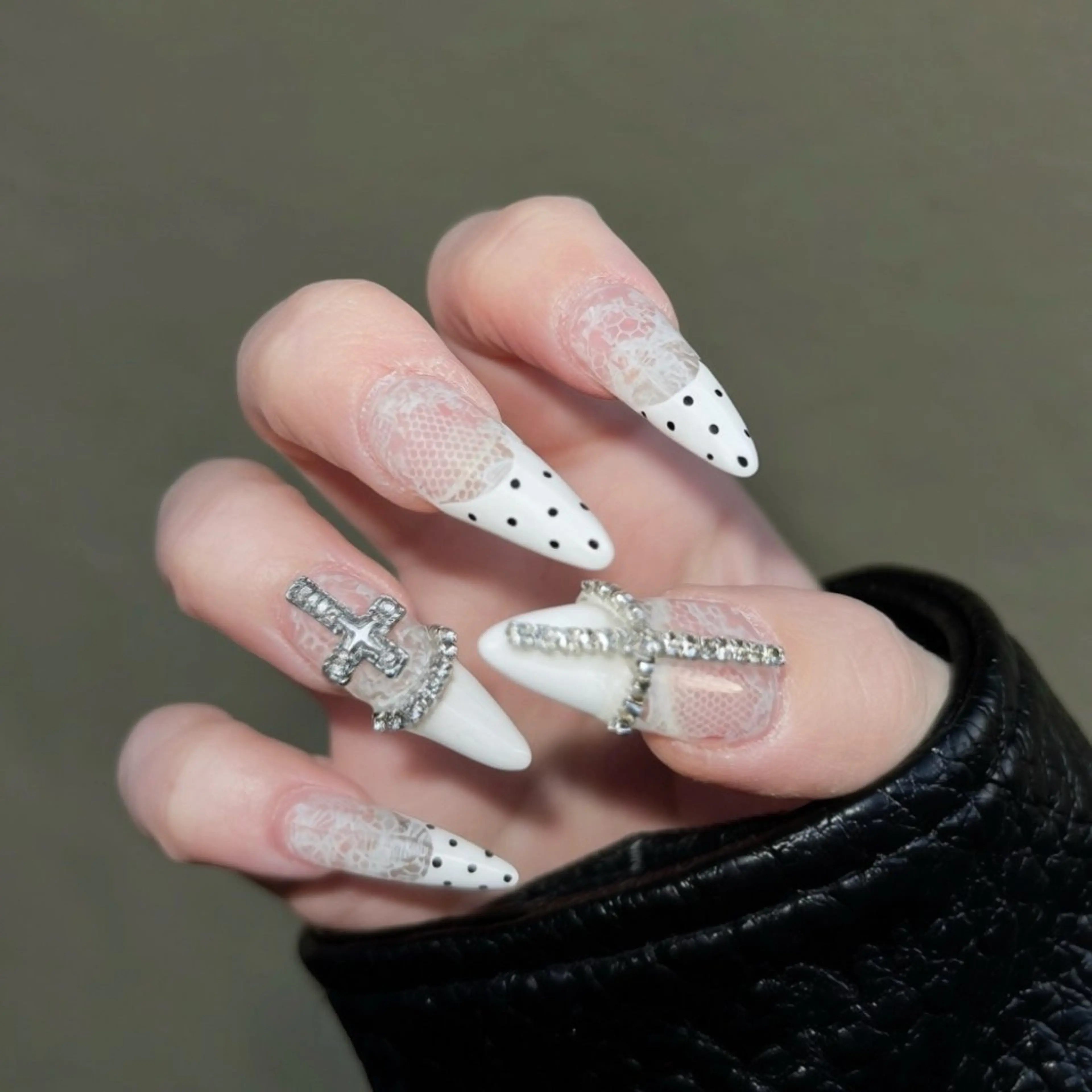 ネイル フレンチネイル レース Yappy kurumiのネイルデザイン